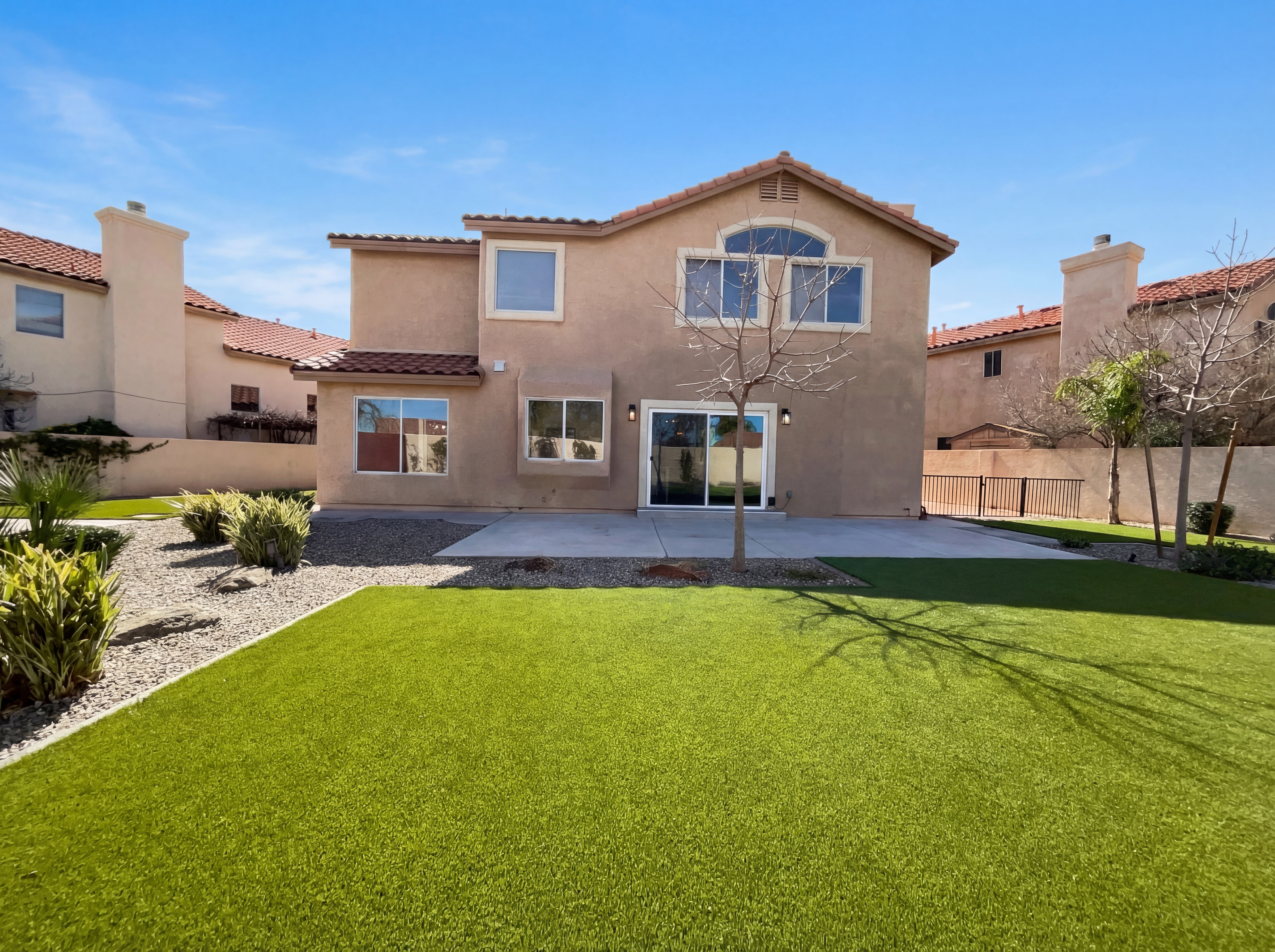 Photo 5 of 26 of 7848 Desert Bell Ave, Las Vegas, NV