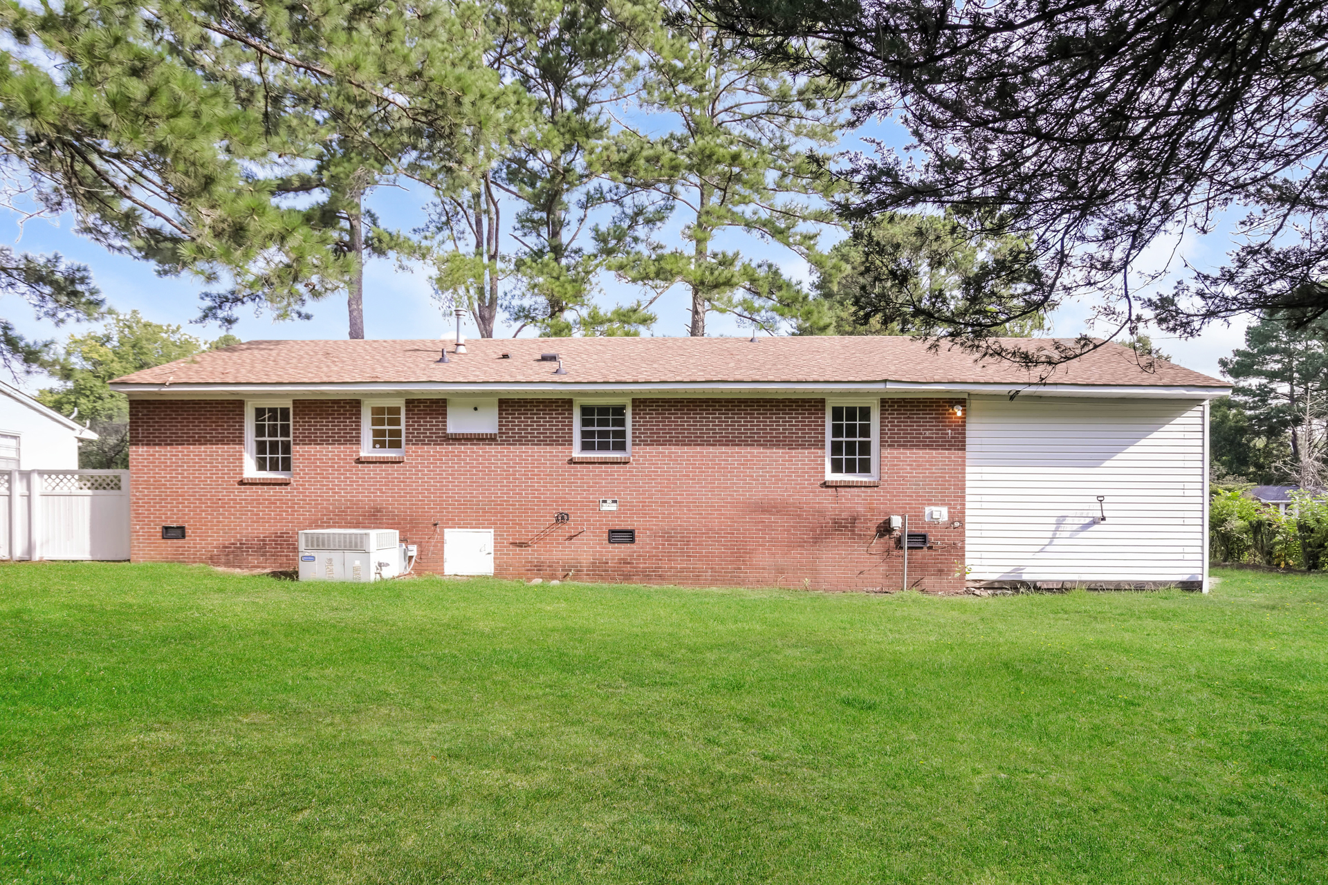 Photo 5 of 21 of 1117 Brownview Dr, Rocky Mount, NC