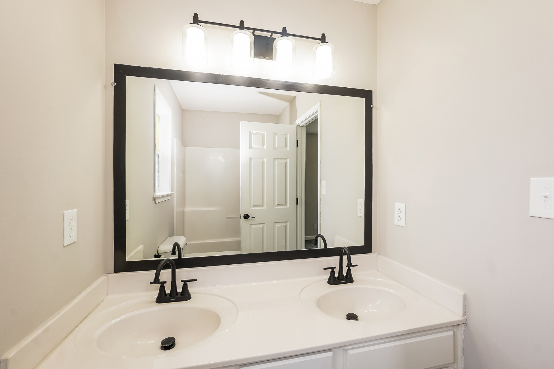 Photo 11 of 19 of 429 Filmore Rd, Oak Grove, KY