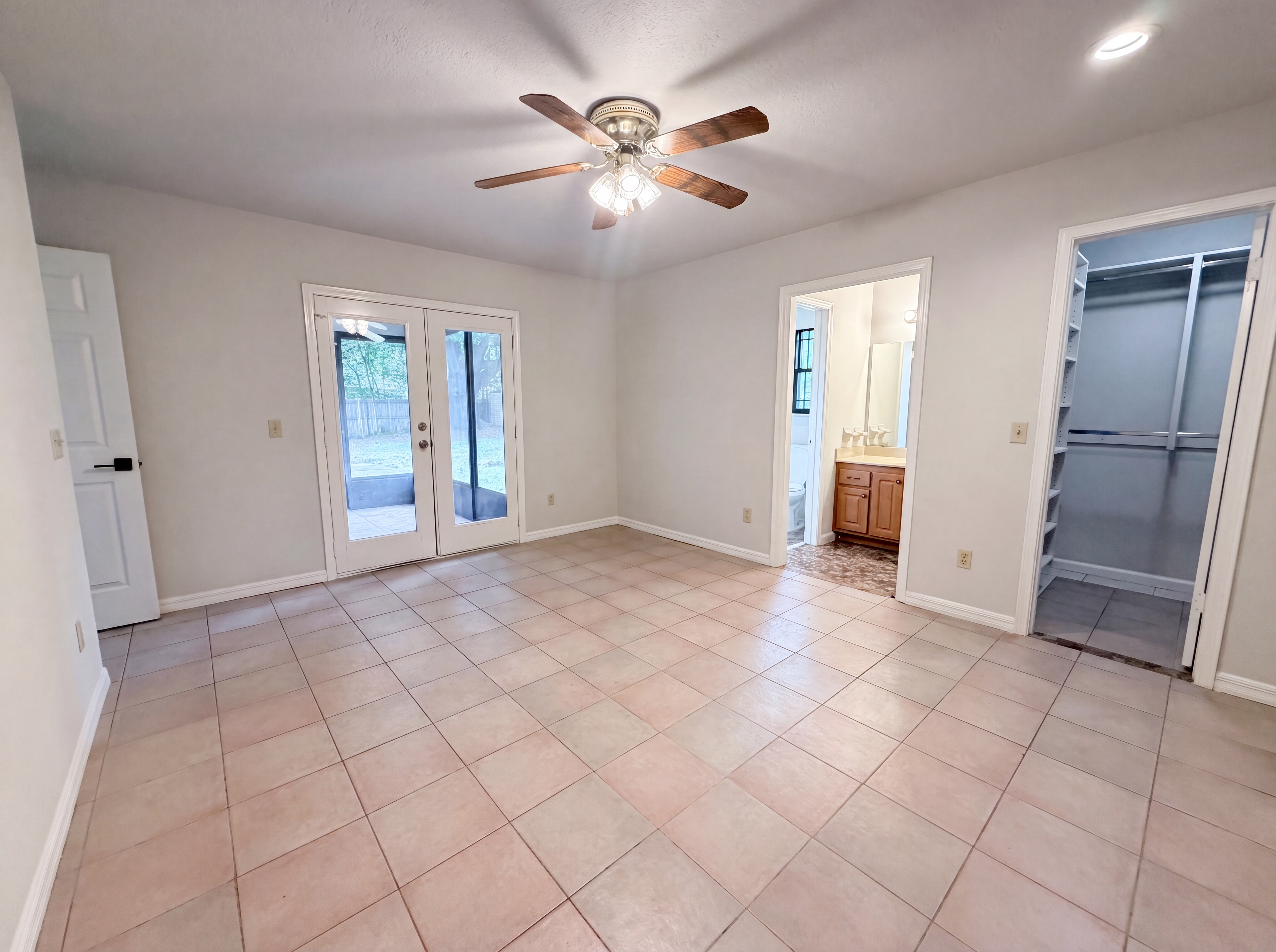 Photo 4 of 17 of 2441 Longwood St, Orange Park, FL