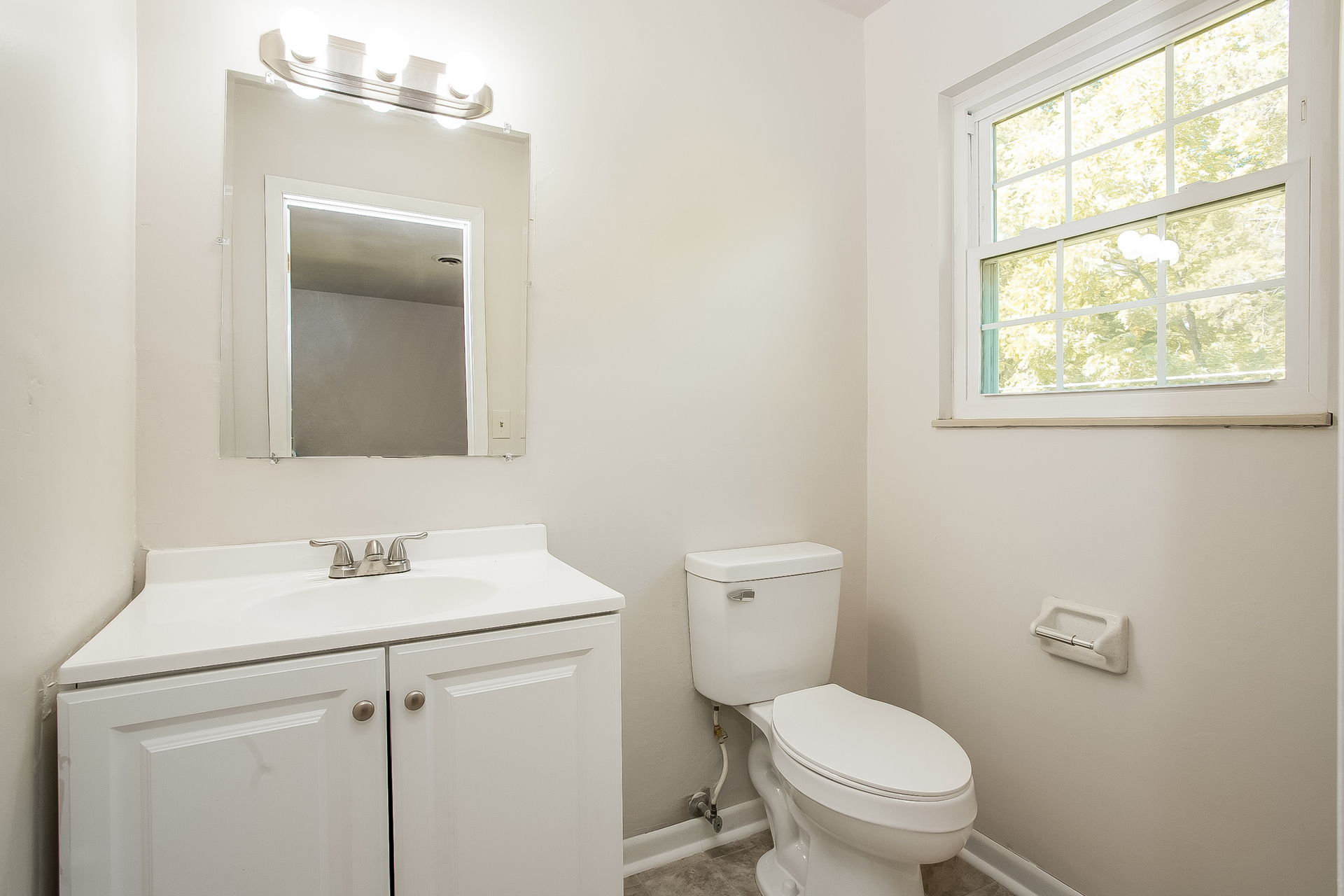 Photo 19 of 22 of 214 Meadow Ln, La Follette, TN