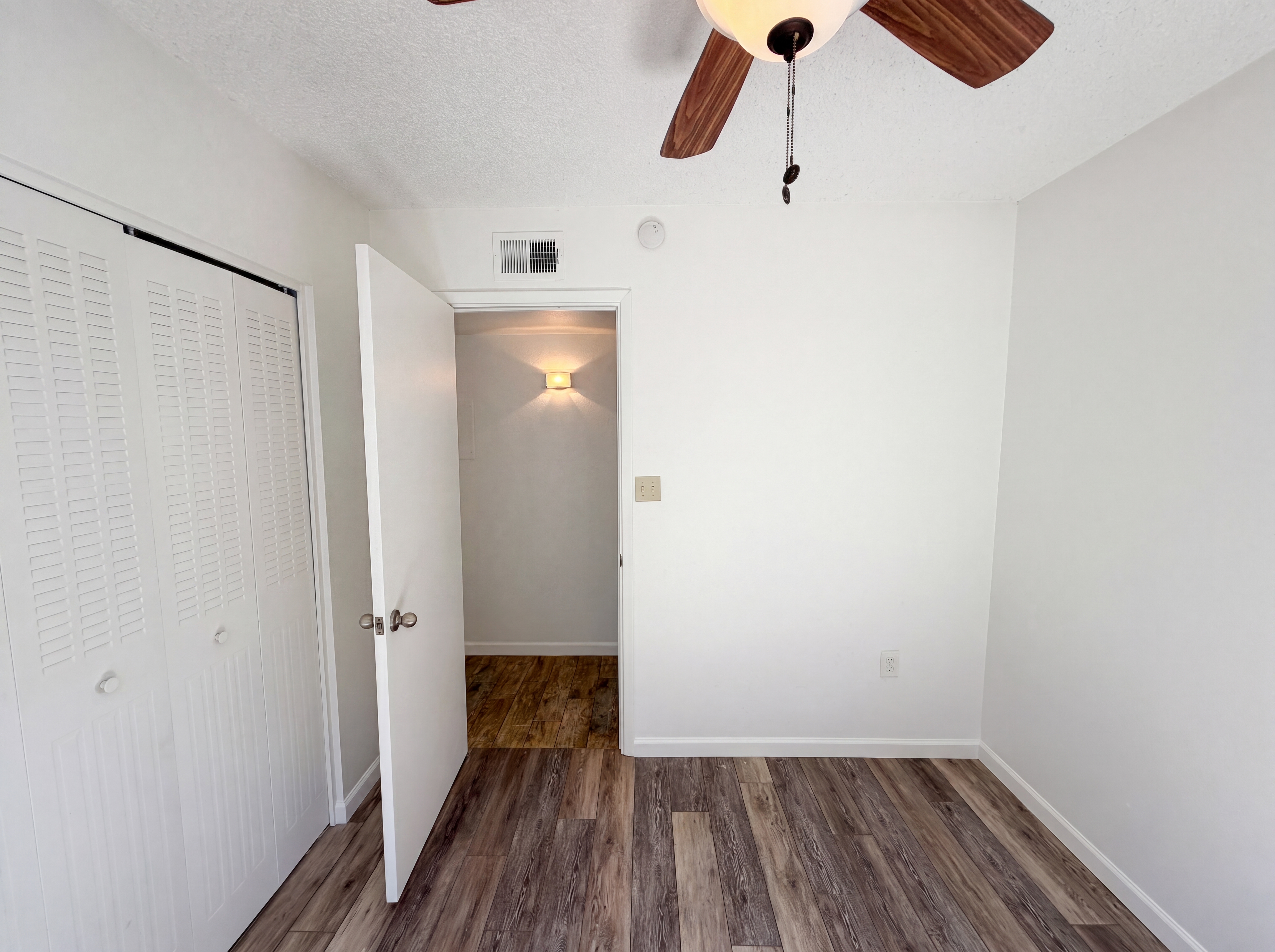 Photo 13 of 25 of 2115 W Danbury Rd, Phoenix, AZ