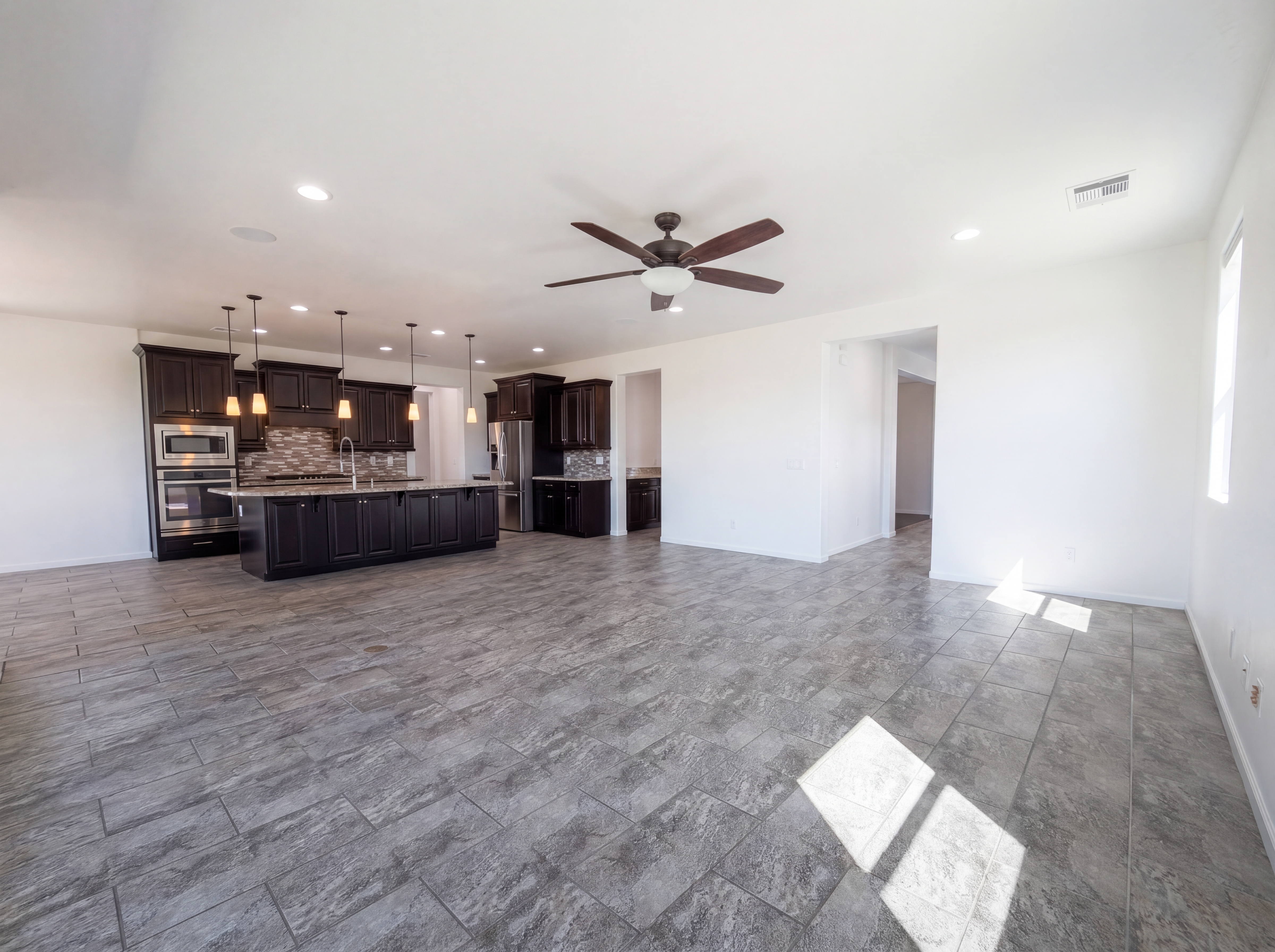 Photo 3 of 49 of 5064 N 148th Ave, Litchfield Park, AZ