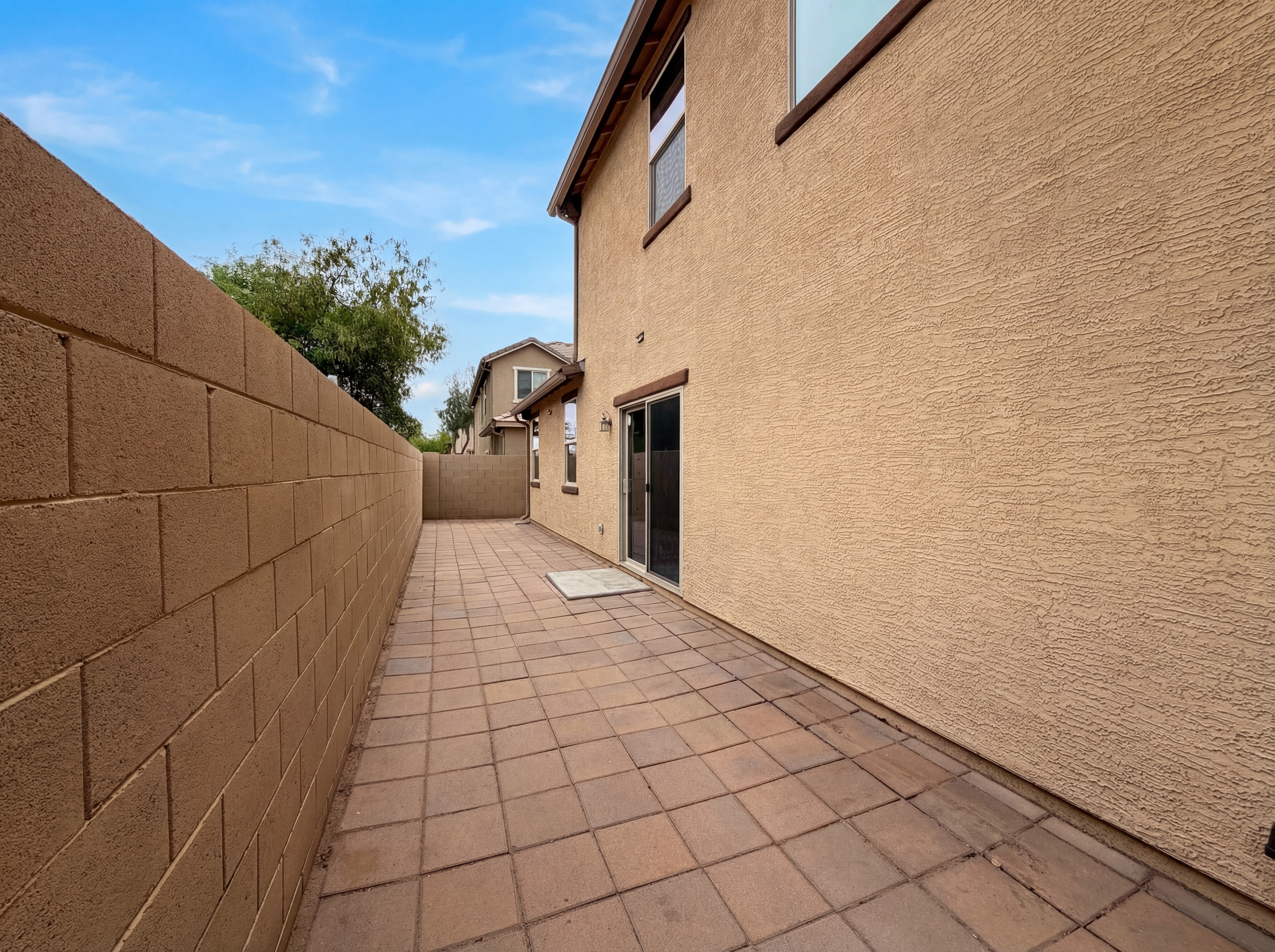 Photo 5 of 24 of 2739 N 73rd Dr, Phoenix, AZ