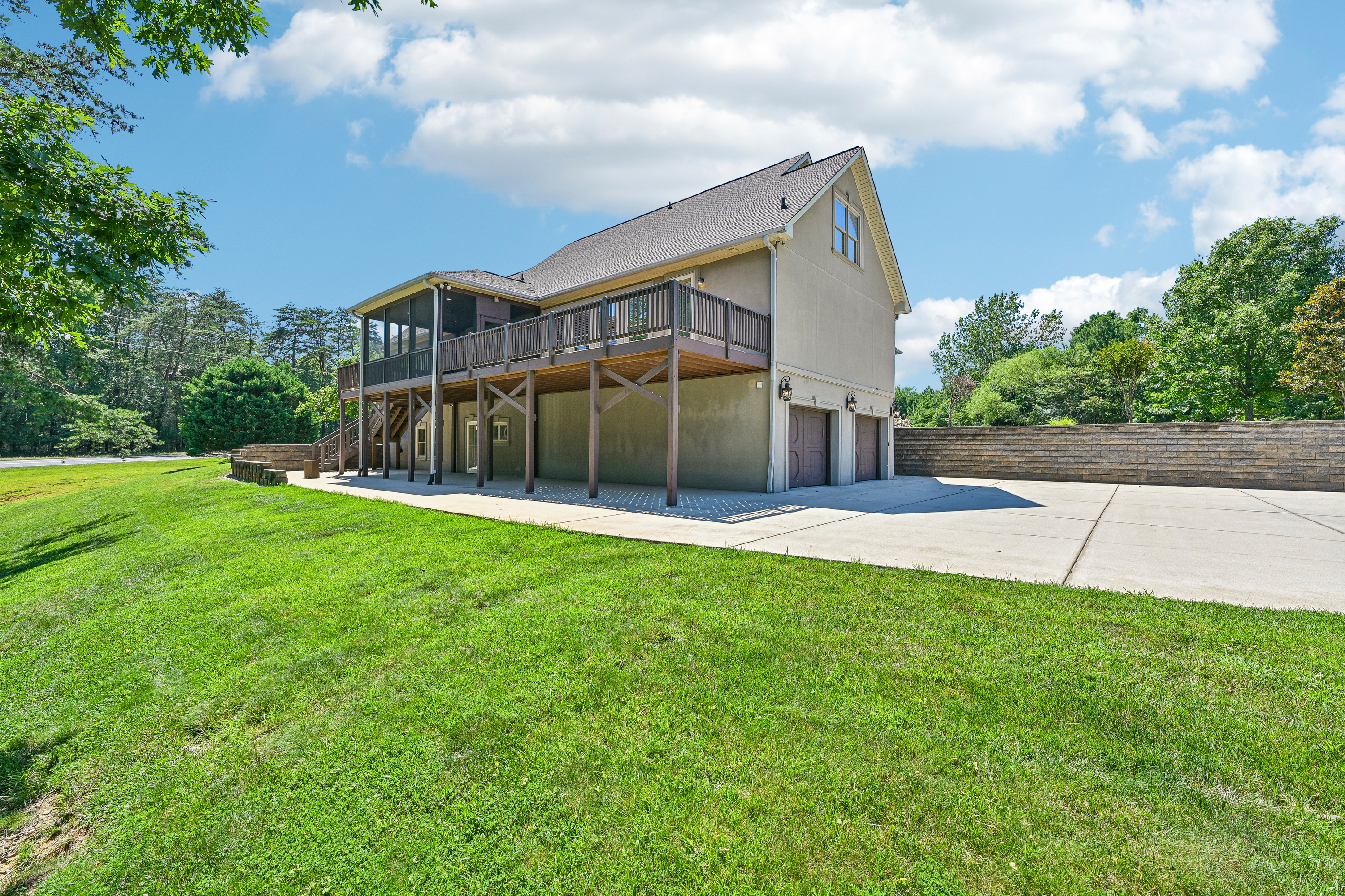 Photo 5 of 48 of 2016 Rocky Stream Rd, York, SC