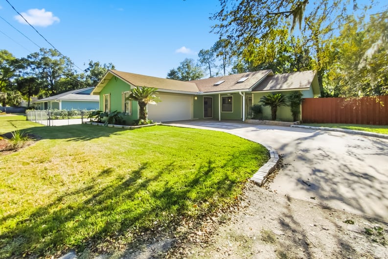 Property photo 1 of 2440 Deloach Ln