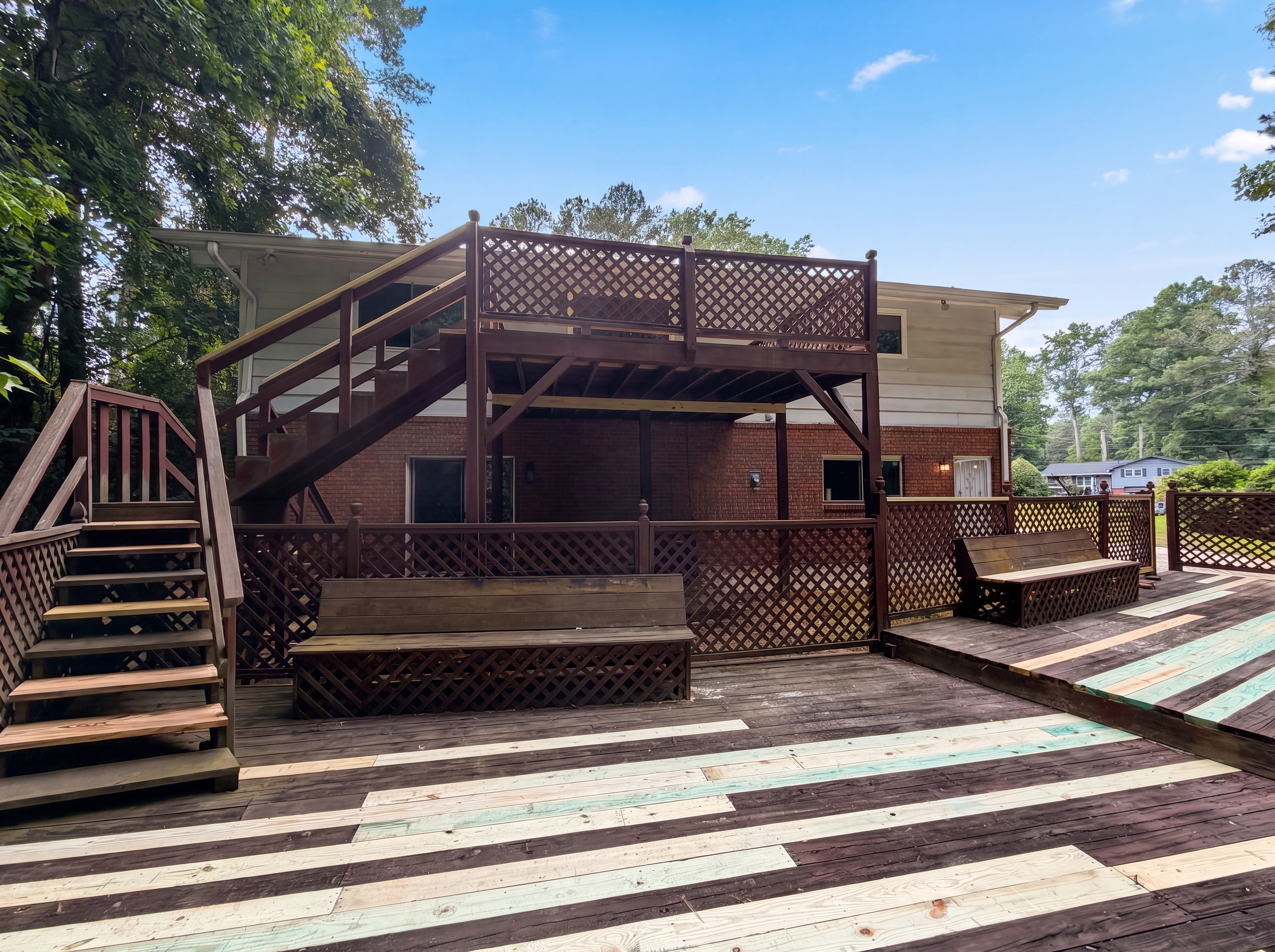 Photo 15 of 18 of 3630 Creekview Cir, Atlanta, GA