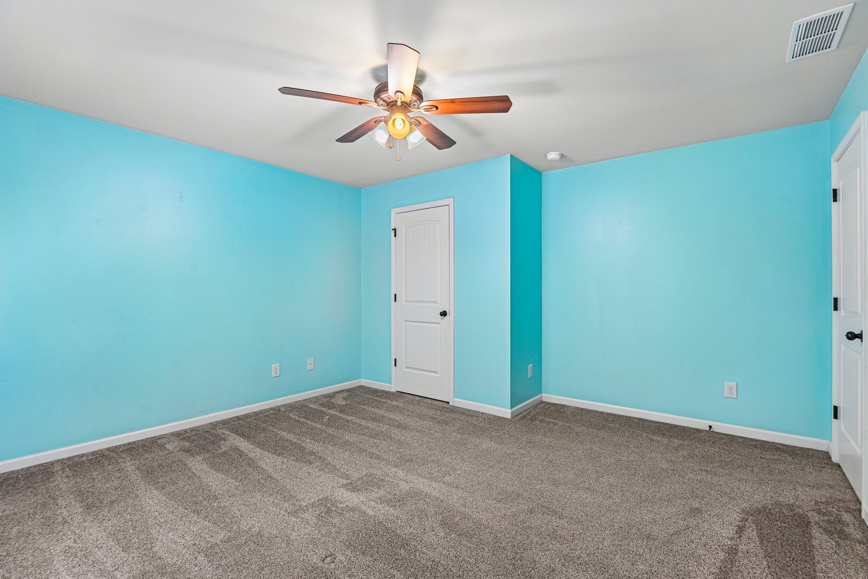 Photo 8 of 53 of 252 Stone Lake Dr, Dallas, GA