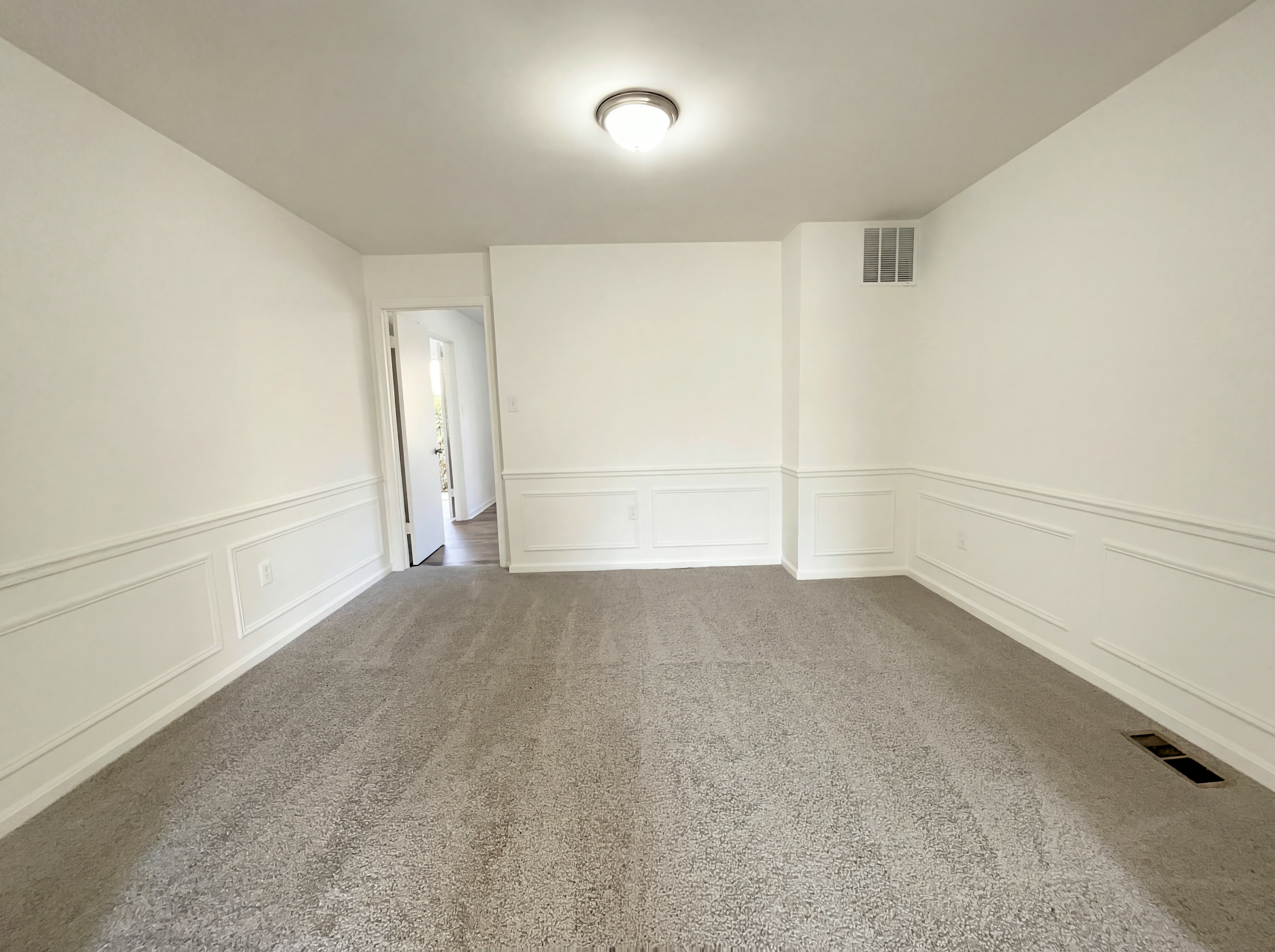 Photo 17 of 23 of 645 N Armistead St, Alexandria, VA