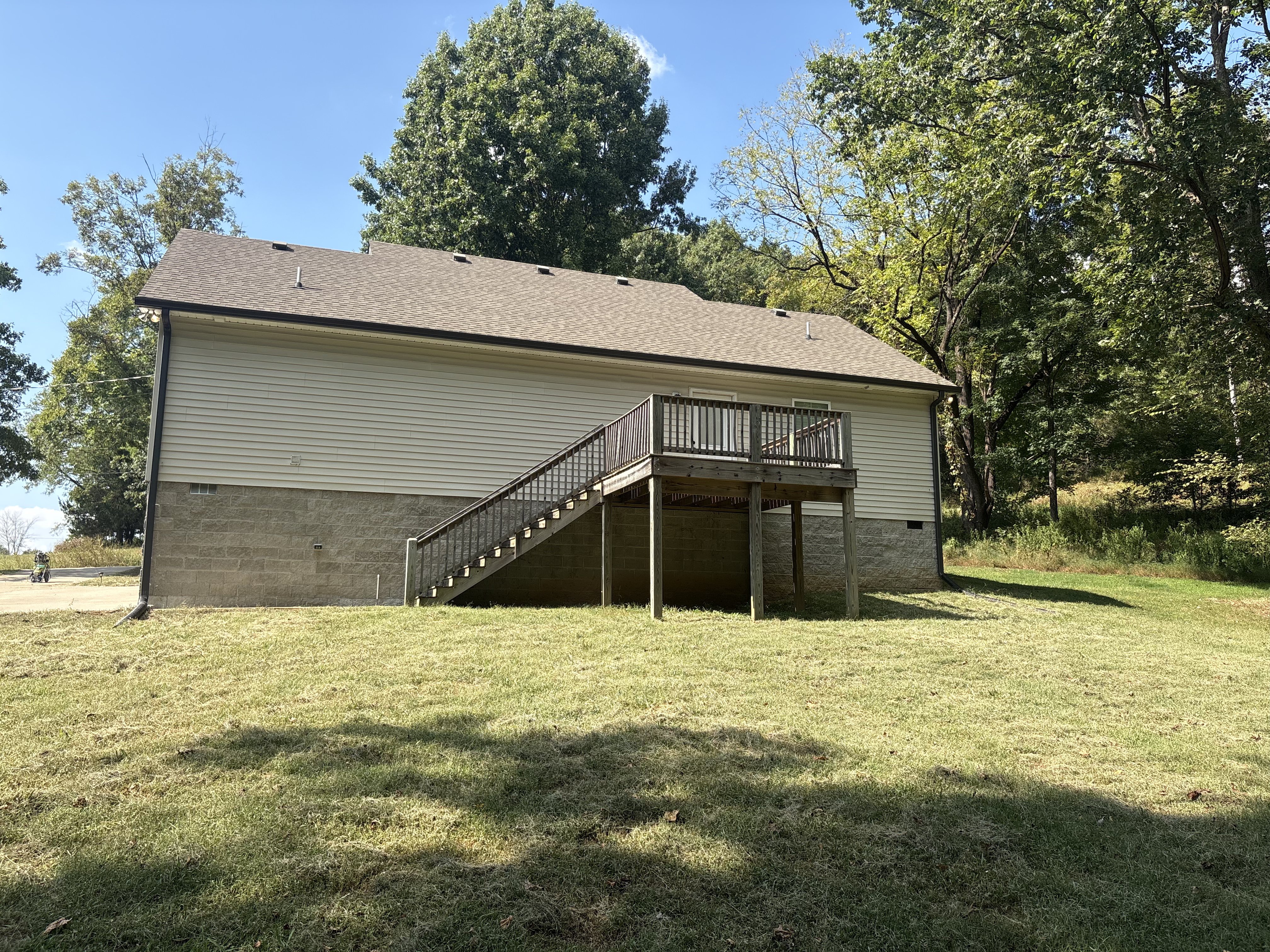Photo 5 of 34 of 2704 Brent Cir, Cornersville, TN