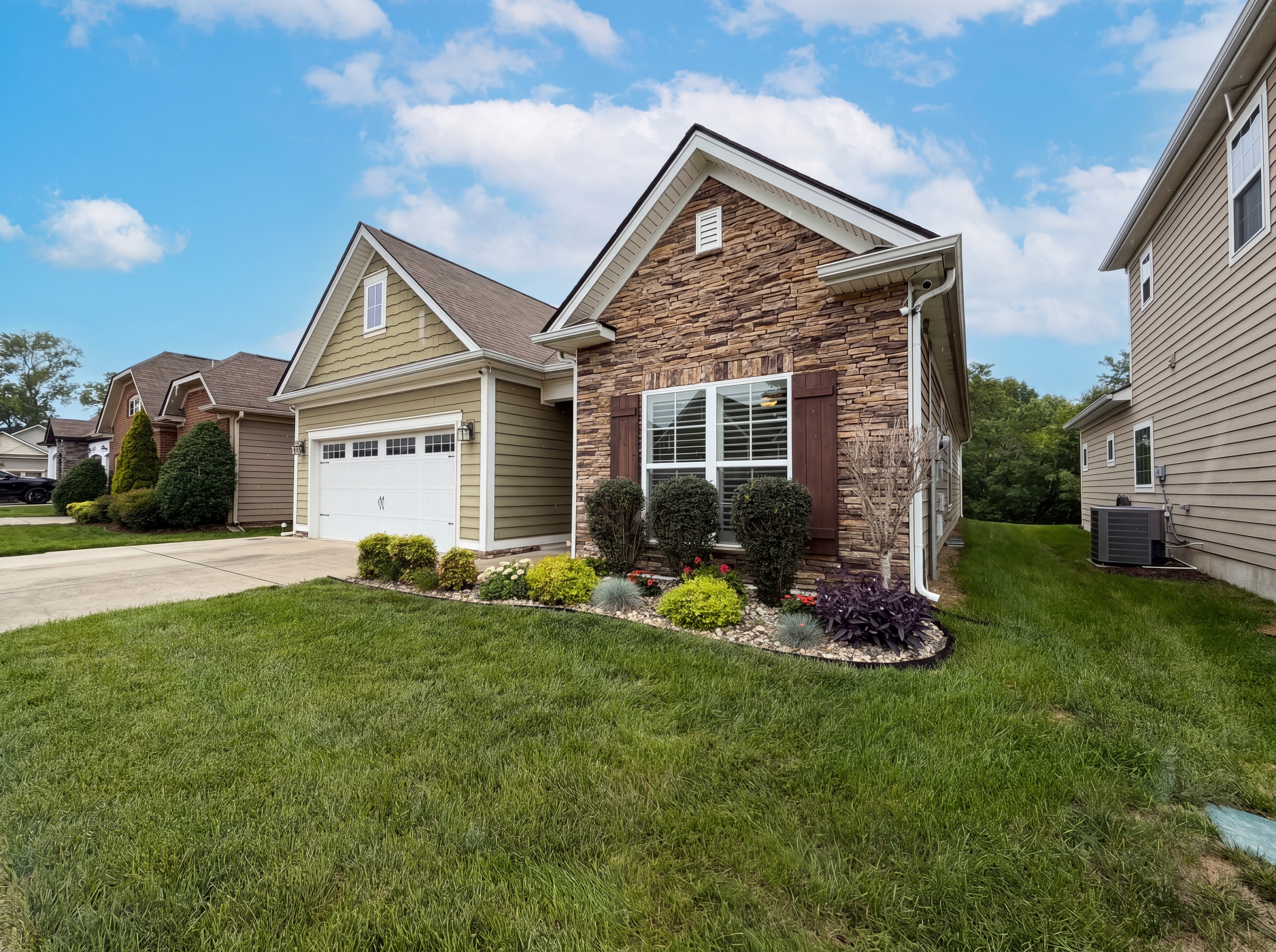 Photo 13 of 15 of 2530 Walpole Ln, Columbia, TN