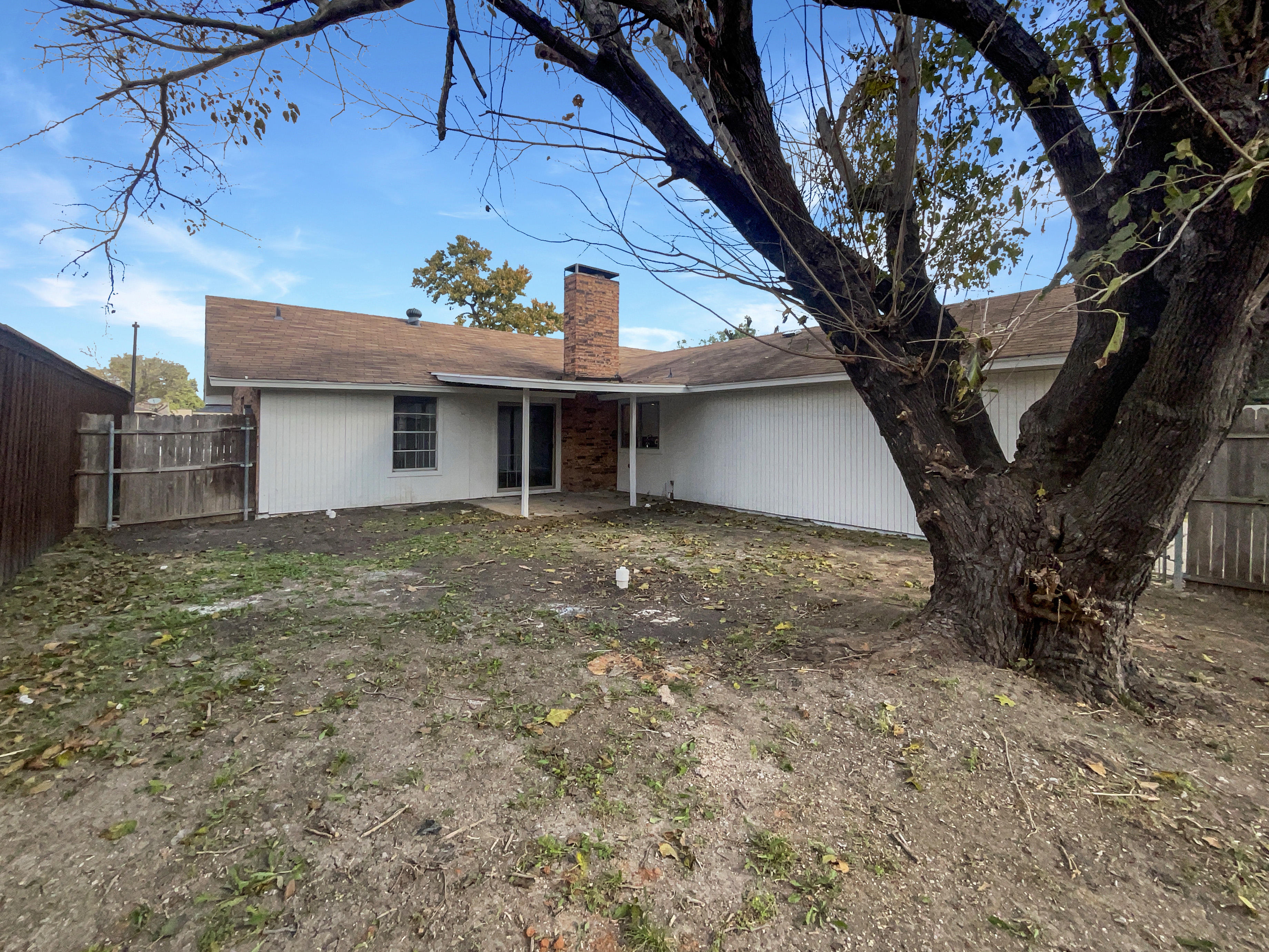 Photo 23 of 25 of 1426 Whiteoak Dr, Garland, TX
