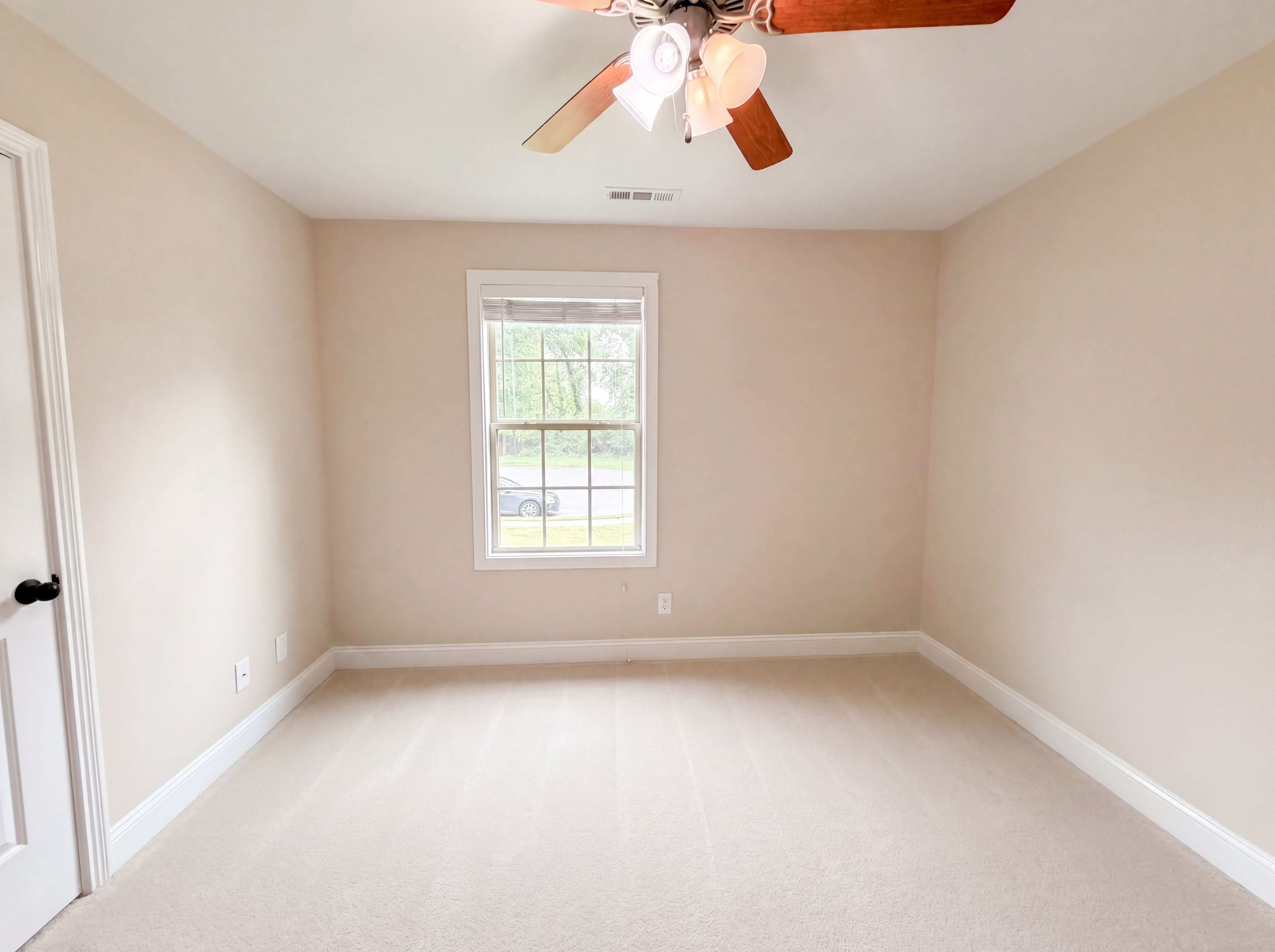 Photo 11 of 19 of 741 Inver Ln, Clarksville, TN