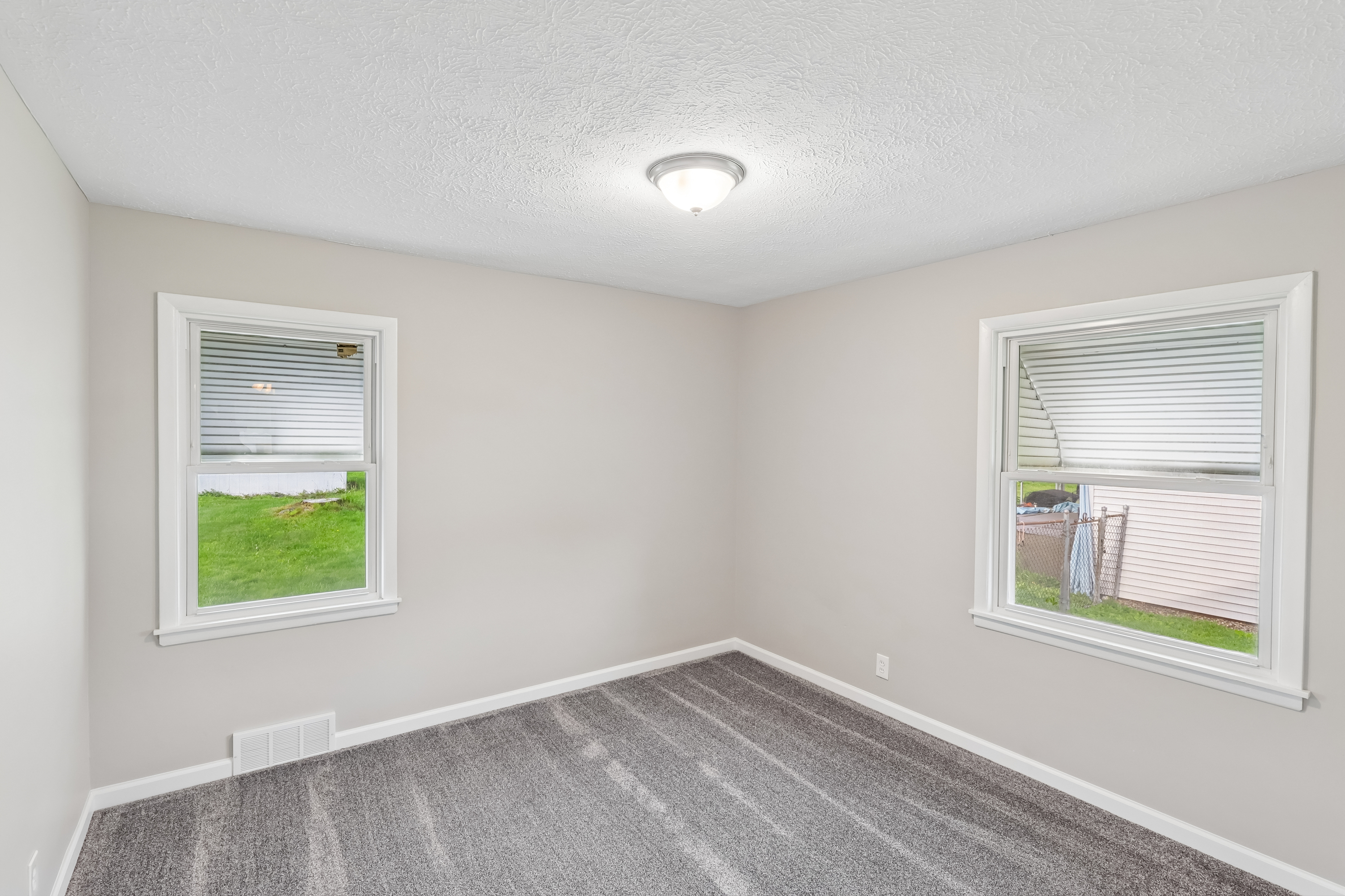 Photo 17 of 28 of 11605 Harold Dr, Cleveland, OH