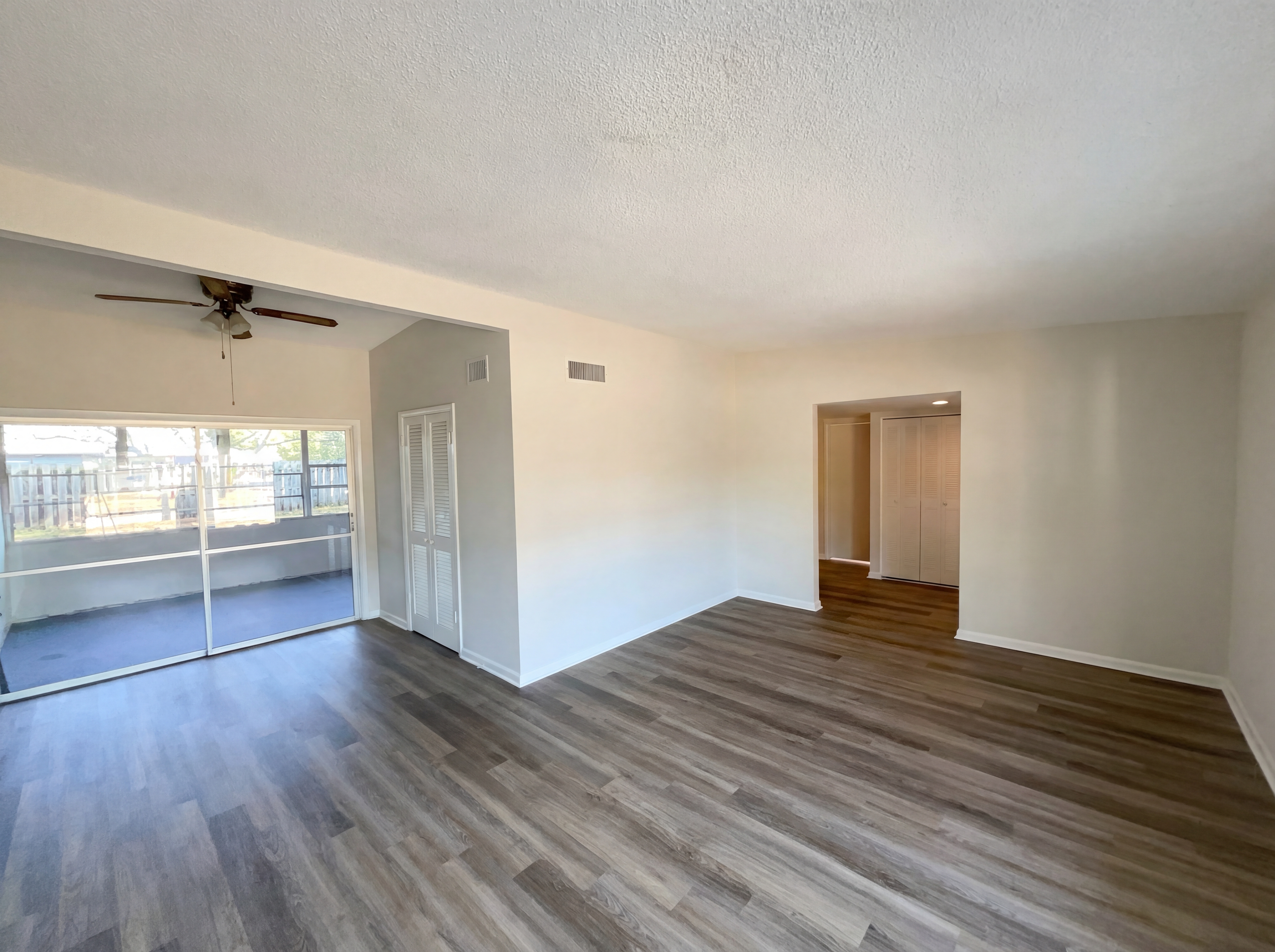 Photo 6 of 26 of 141 SE Calmoso Dr, Port Saint Lucie, FL