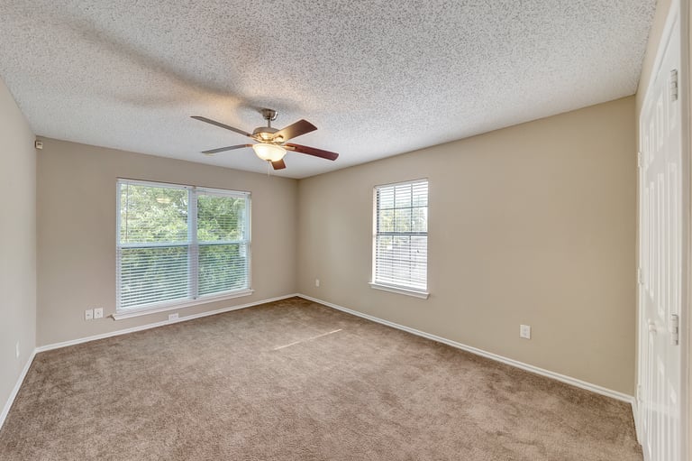 Photo 30 of 35 - 6711 Keeler Dr, Arlington, TX 76001