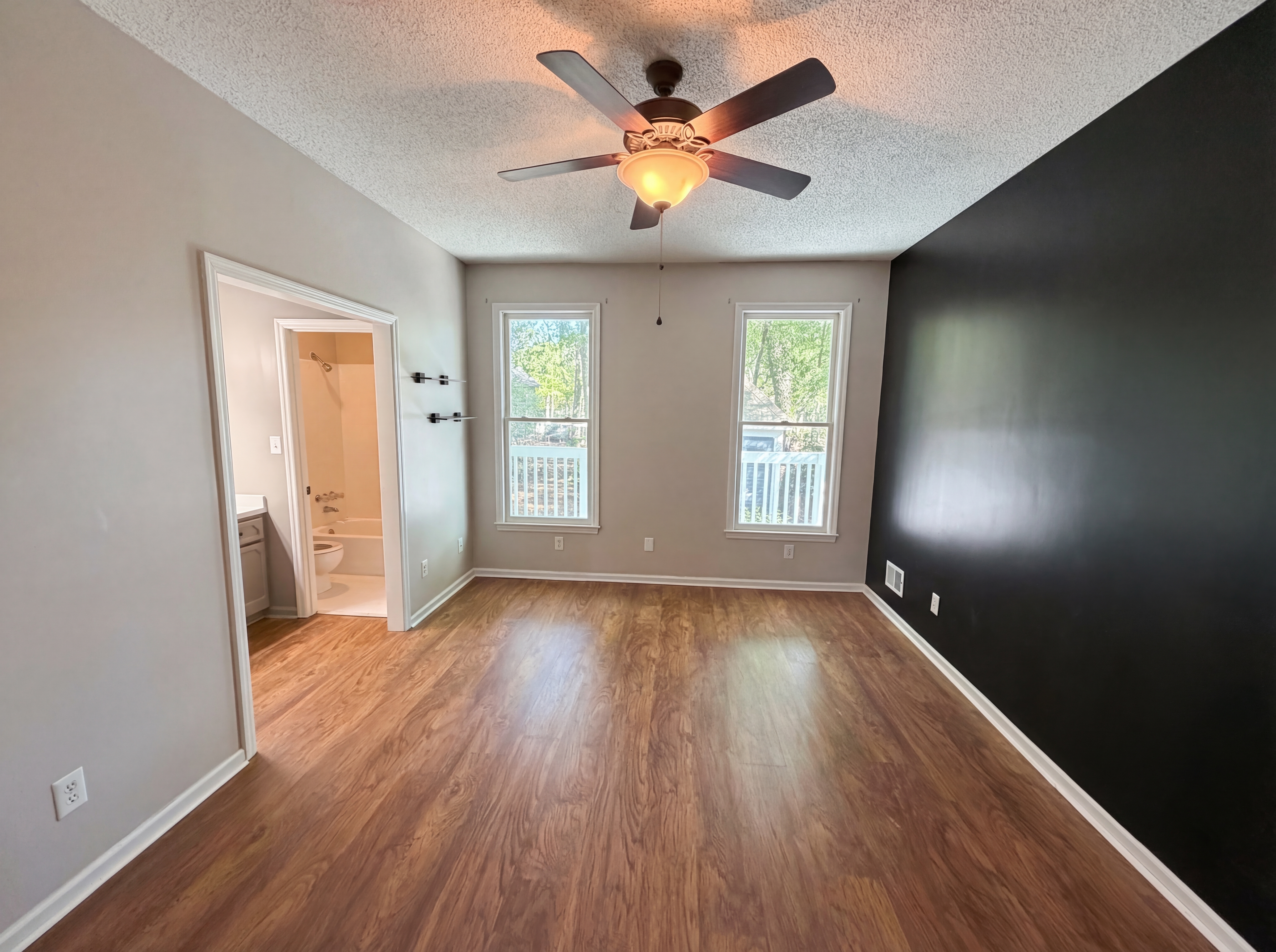 Photo 4 of 20 of 204 Wallace Cir, Lexington, SC