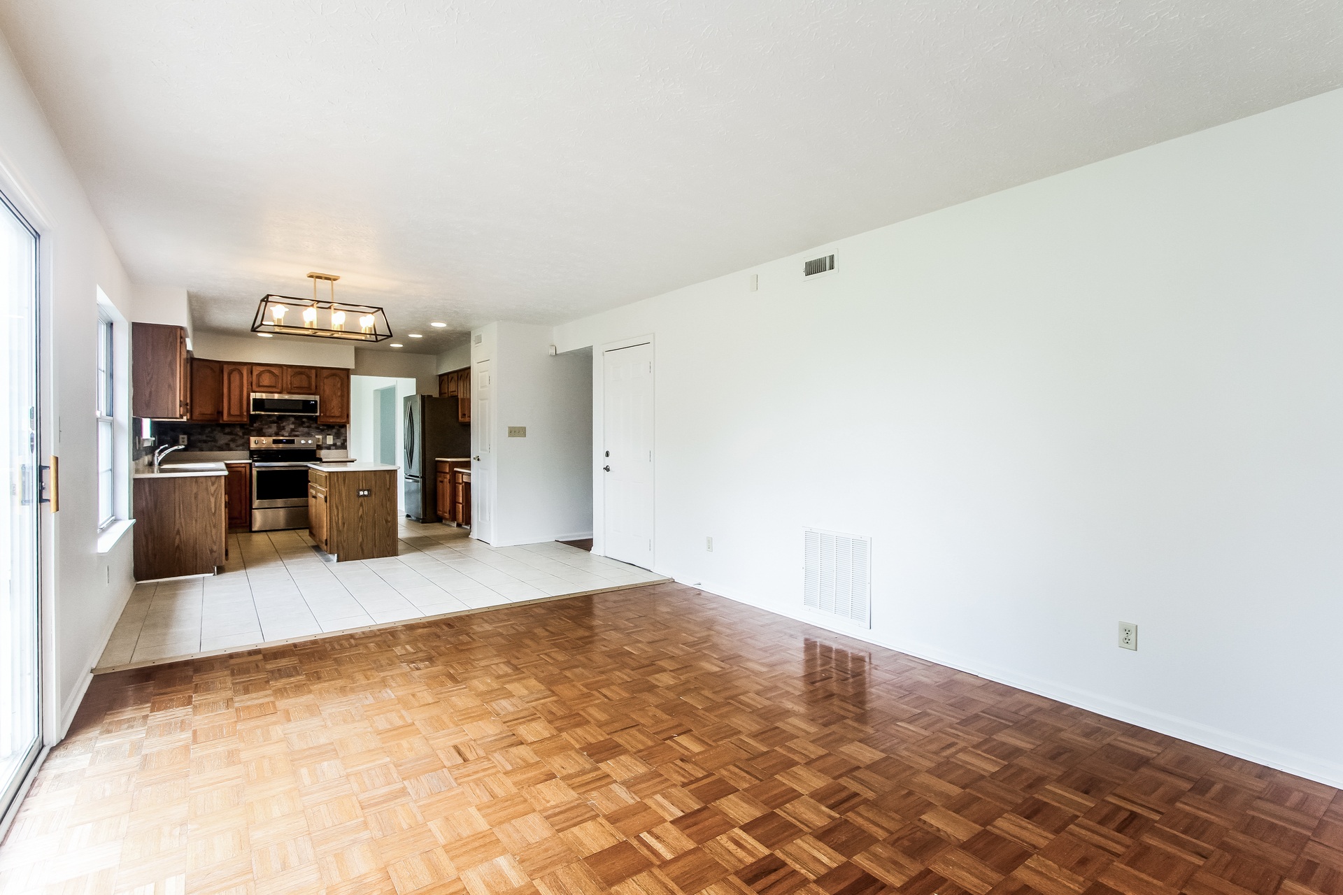 Photo 3 of 22 of 7641 Germander Ln, Indianapolis, IN