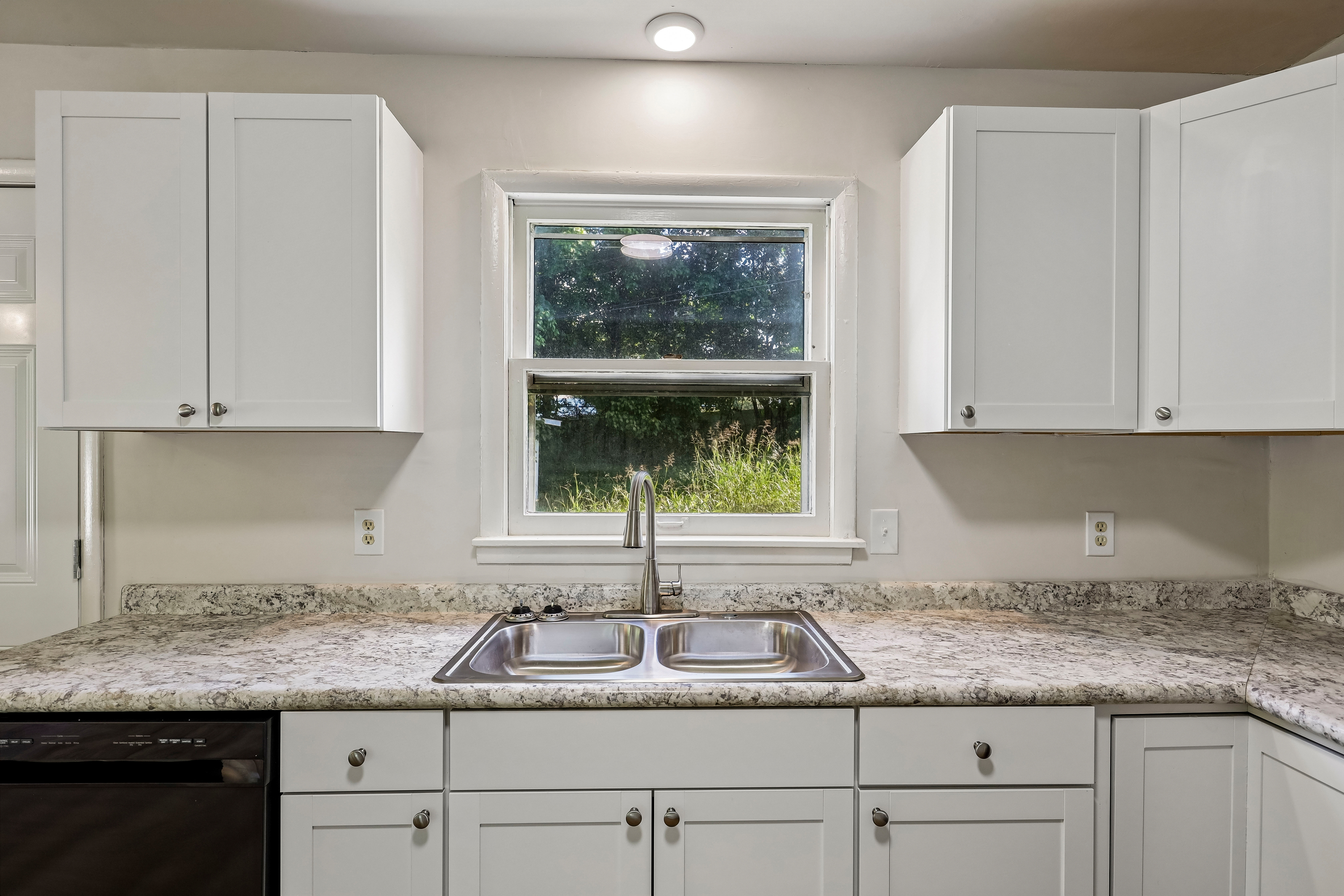 Photo 11 of 23 of 510 W Adams St, Woodbury, TN