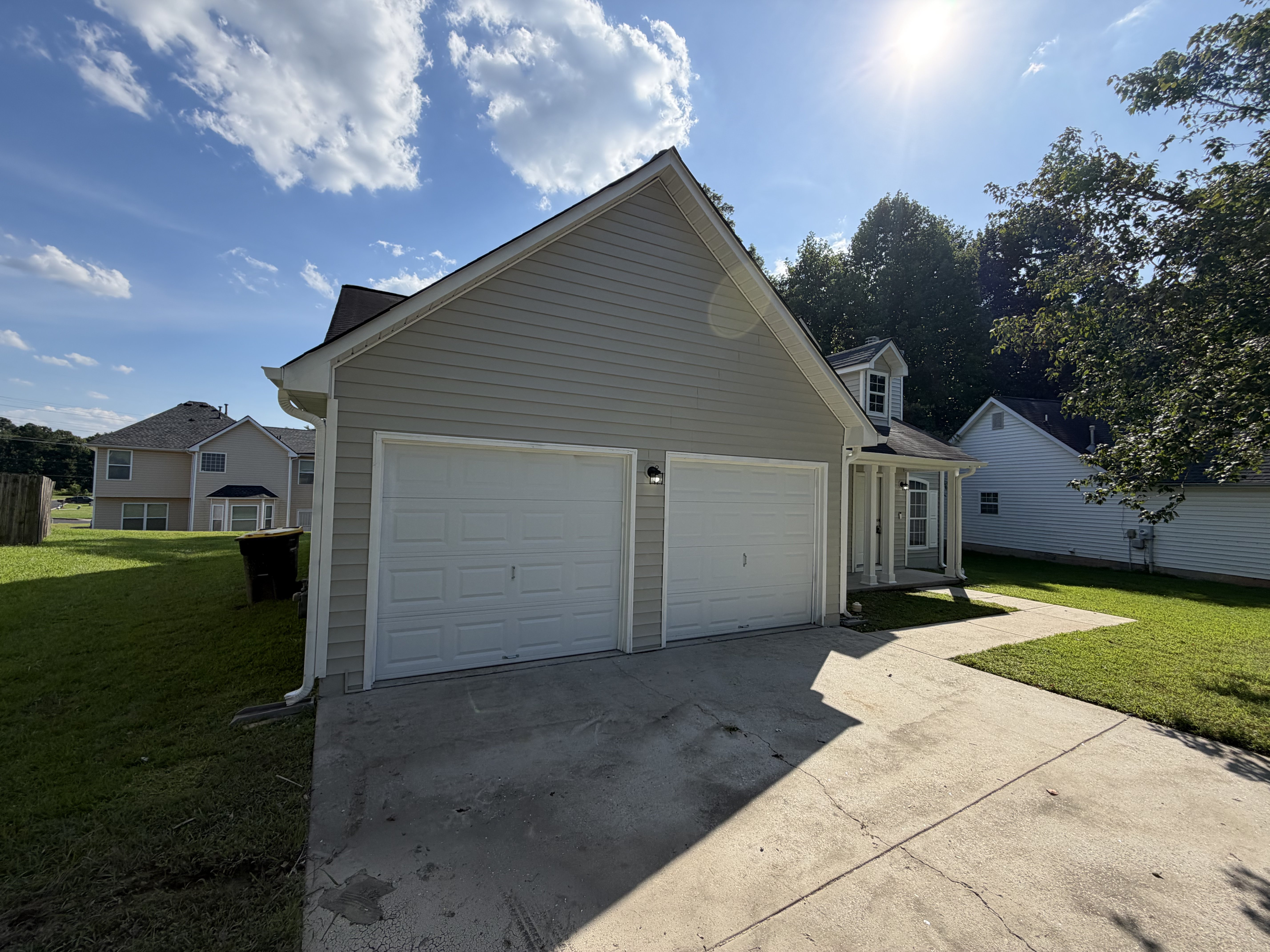 Photo 18 of 20 of 1088 Meadow Glen Cir, Fairburn, GA