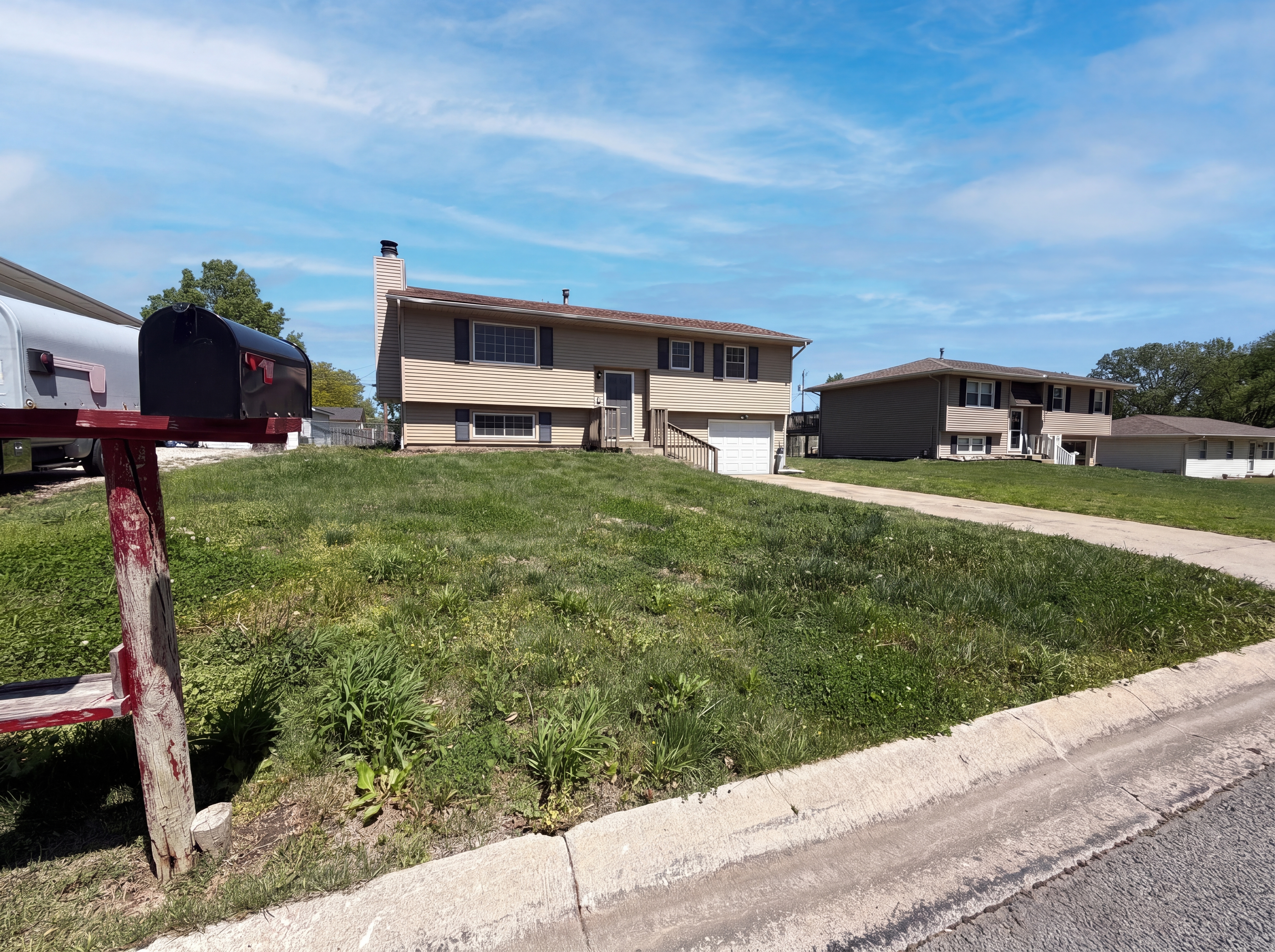 Photo 16 of 19 of 231 Downey Dr, Wellsville, KS