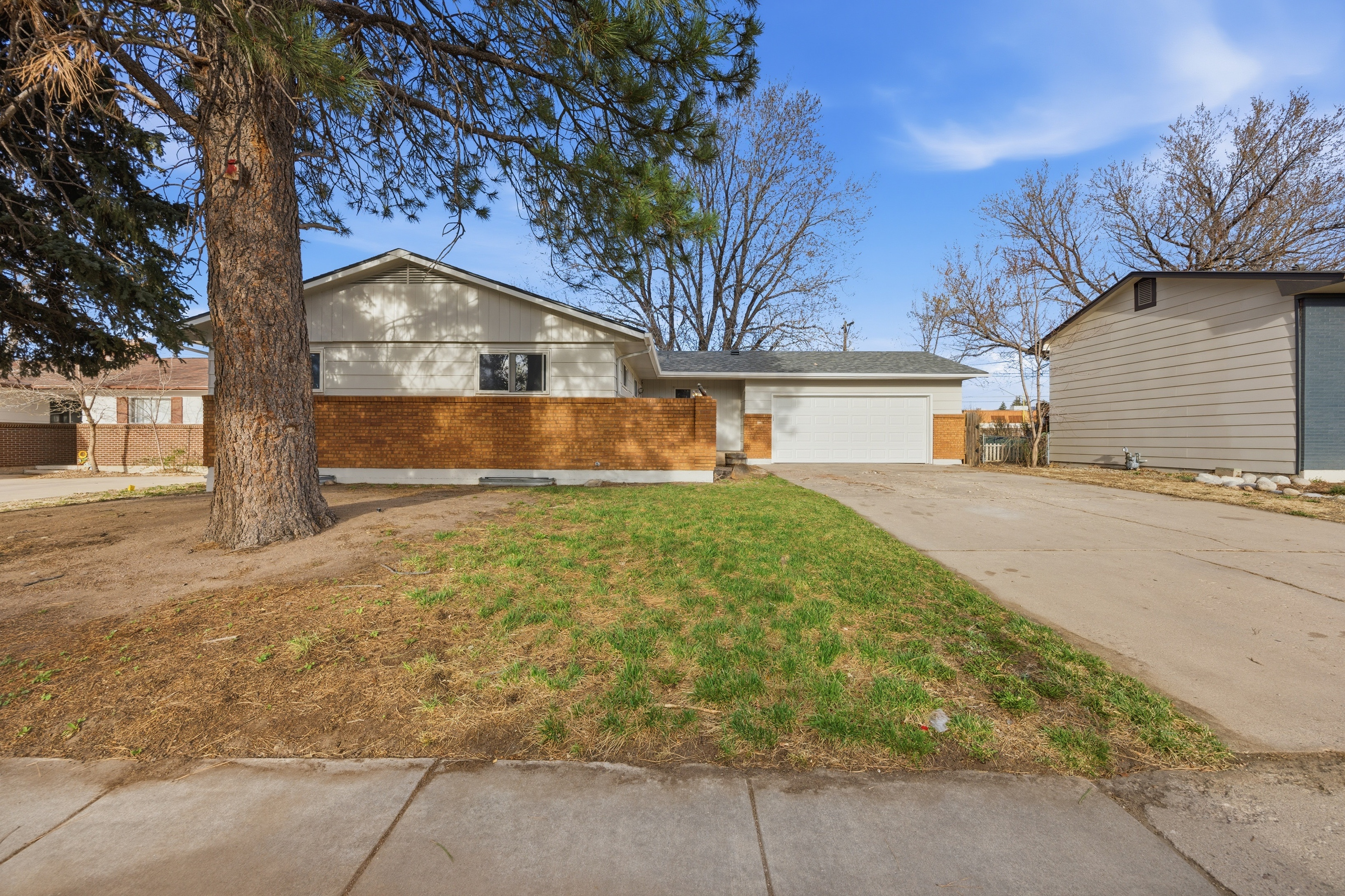 Photo 6 of 40 of 1014 Fosdick Dr, Colorado Springs, CO
