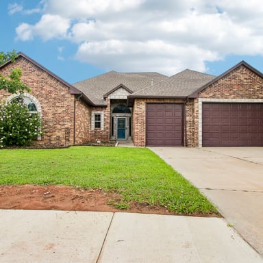 Property photo 1 of 201 SW 137th Ter