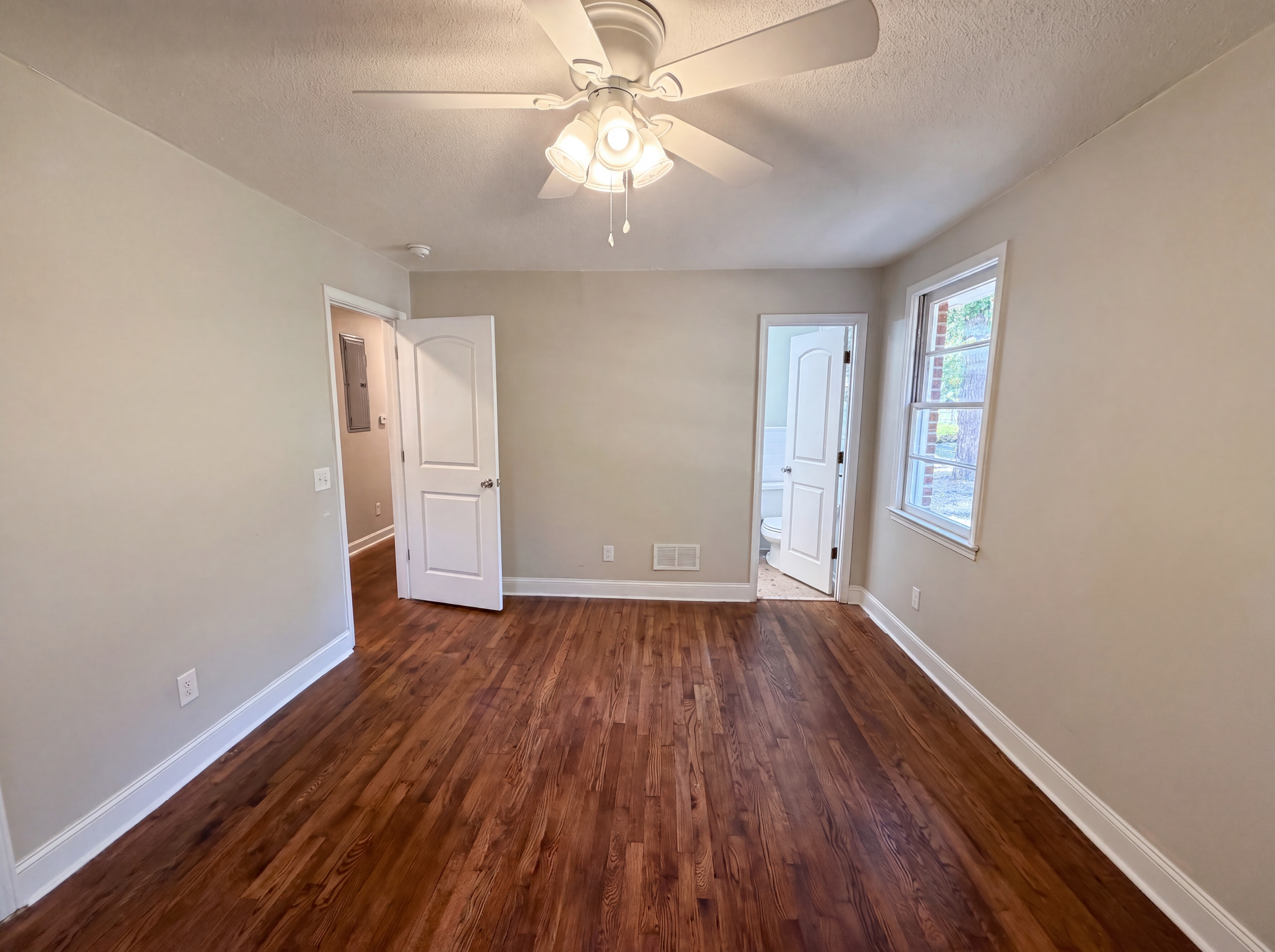 Photo 15 of 26 of 1817 Neptune Dr, Columbia, SC