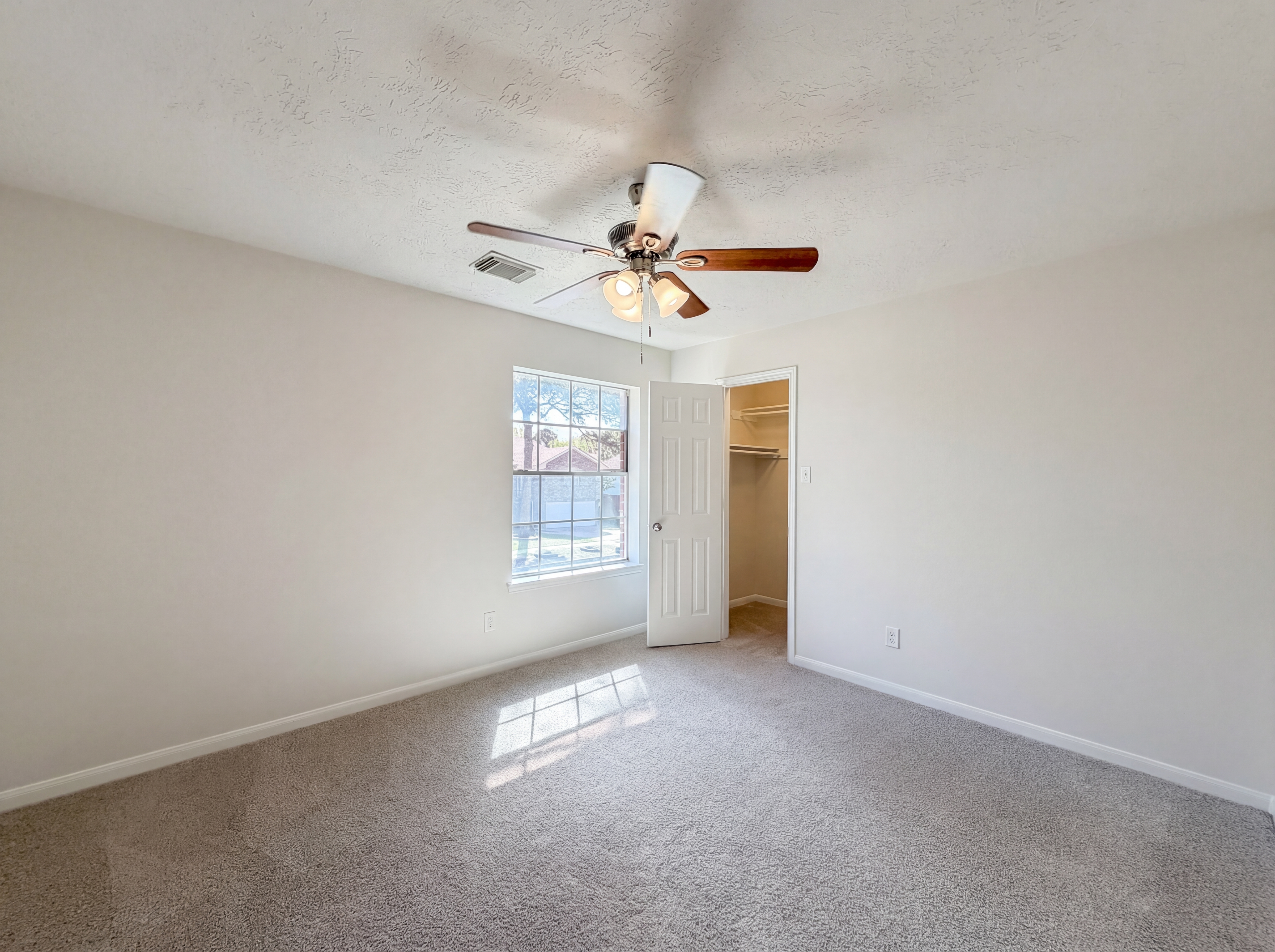 Photo 20 of 22 of 6831 Stratford Park Dr, Houston, TX