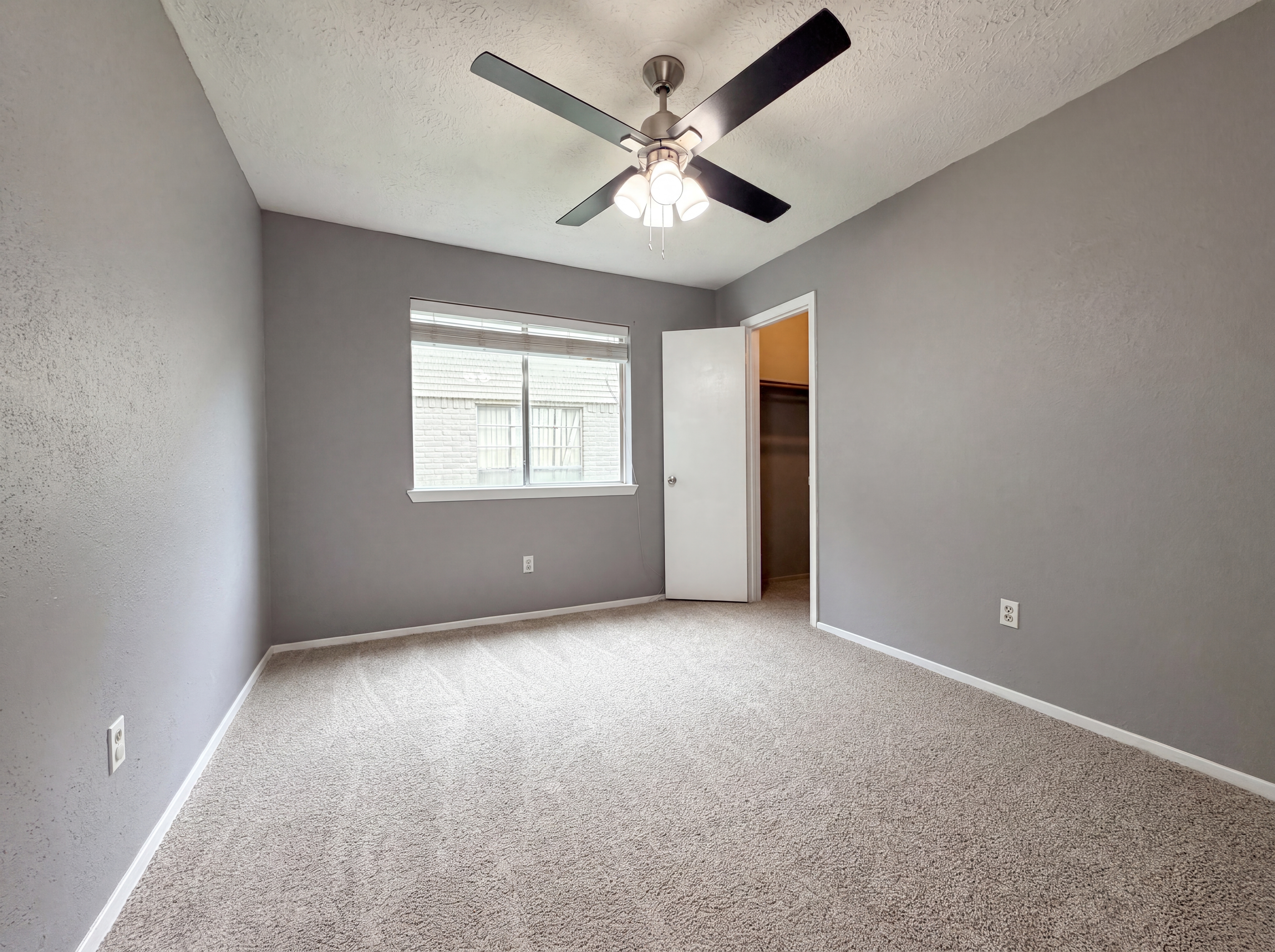 Photo 12 of 17 of 6710 Renfro Dr, Richmond, TX