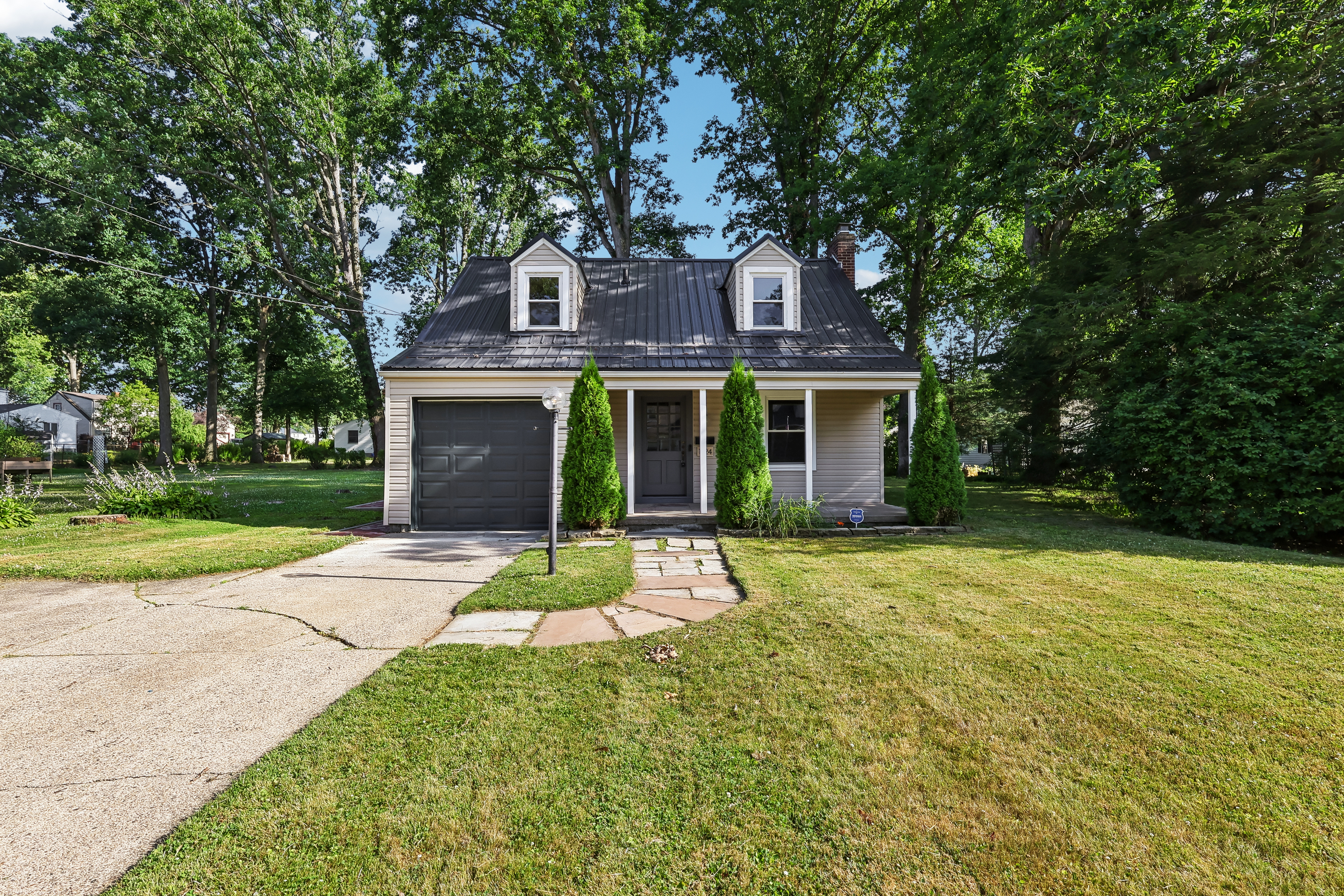 Photo 37 of 39 of 1824 Edgewood St NE, Warren, OH