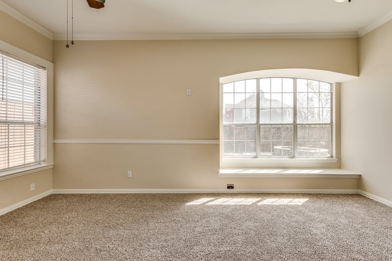Photo 18 of 36 - 5700 Christy Ln, Haltom City, TX 76137