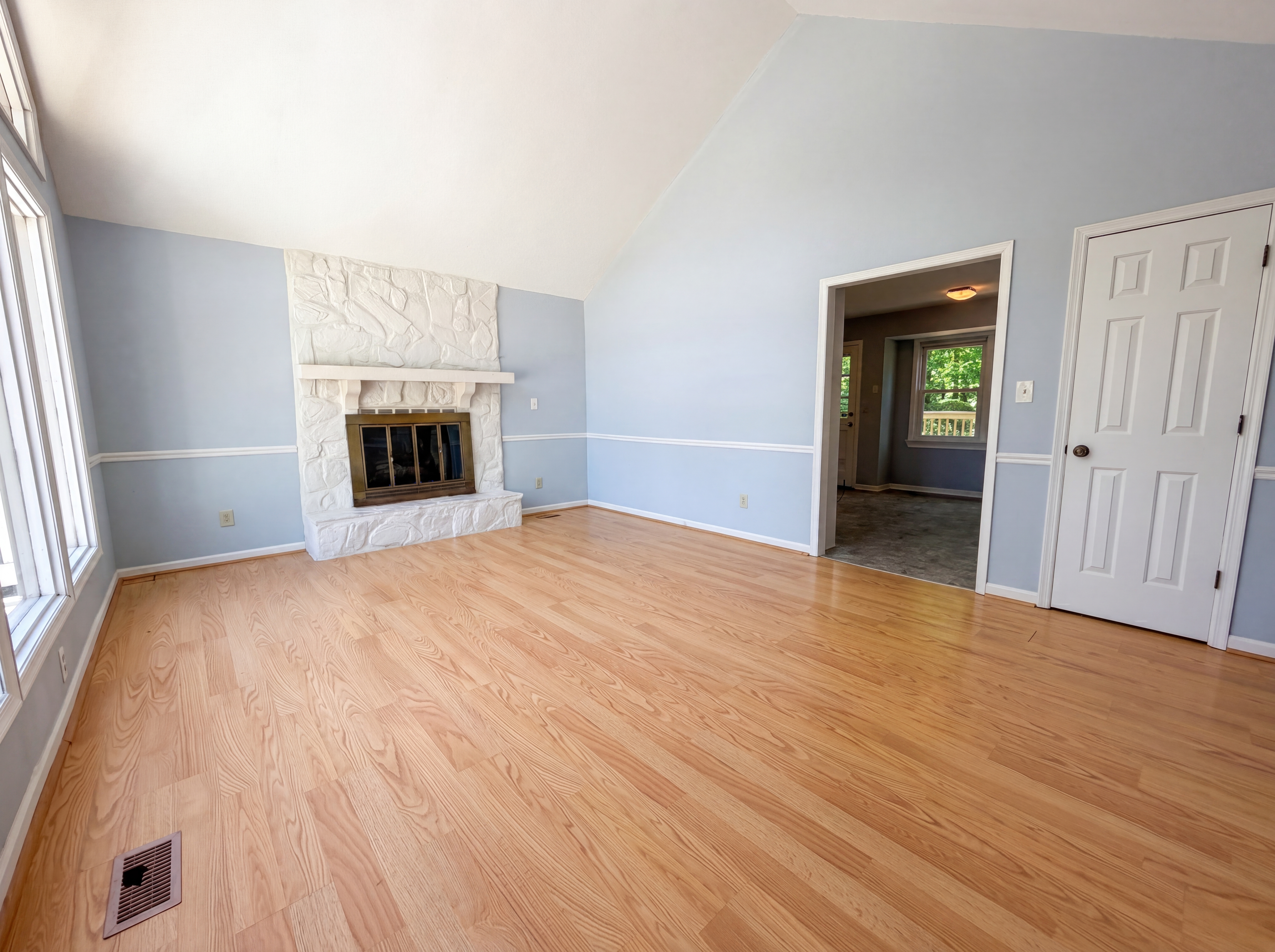 Photo 9 of 18 of 1500 Shady Oak Cir, Birmingham, AL
