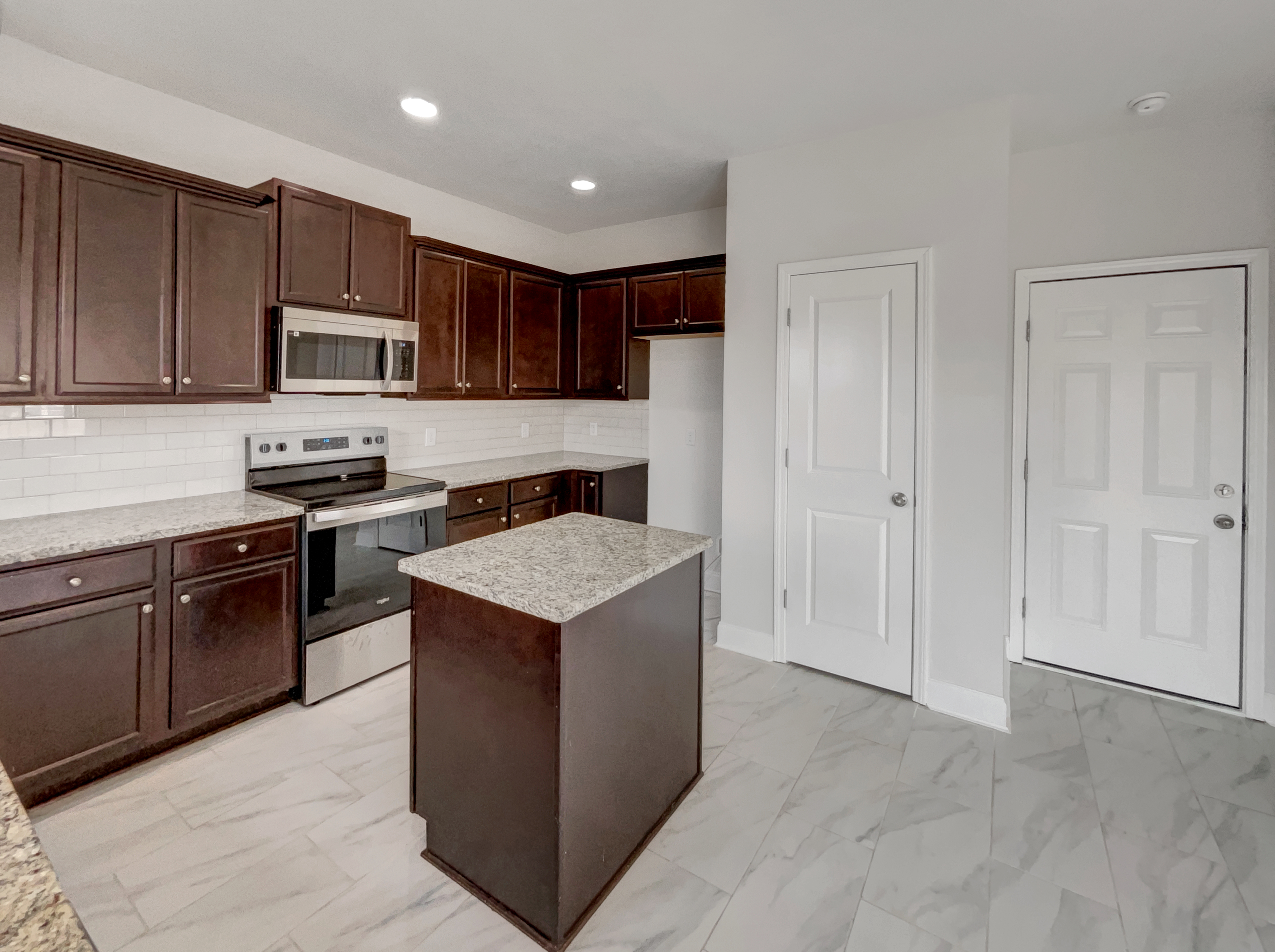 Photo 8 of 29 of 172 Mandy Ln, Lenoir City, TN
