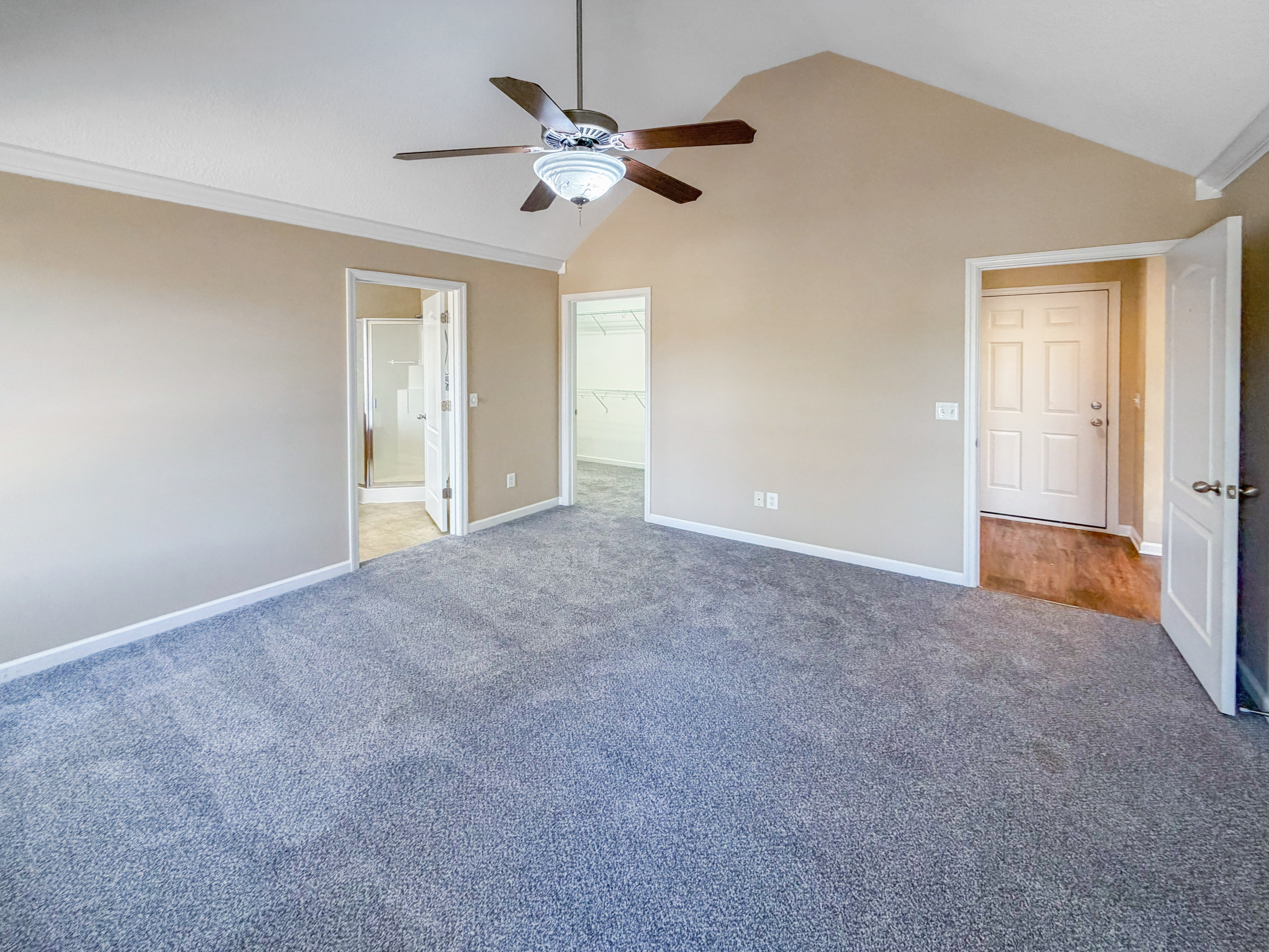 Photo 4 of 25 of 7446 Salmon Ln, Ooltewah, TN