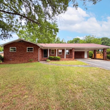 Property photo 1 of 128 Greenview Dr