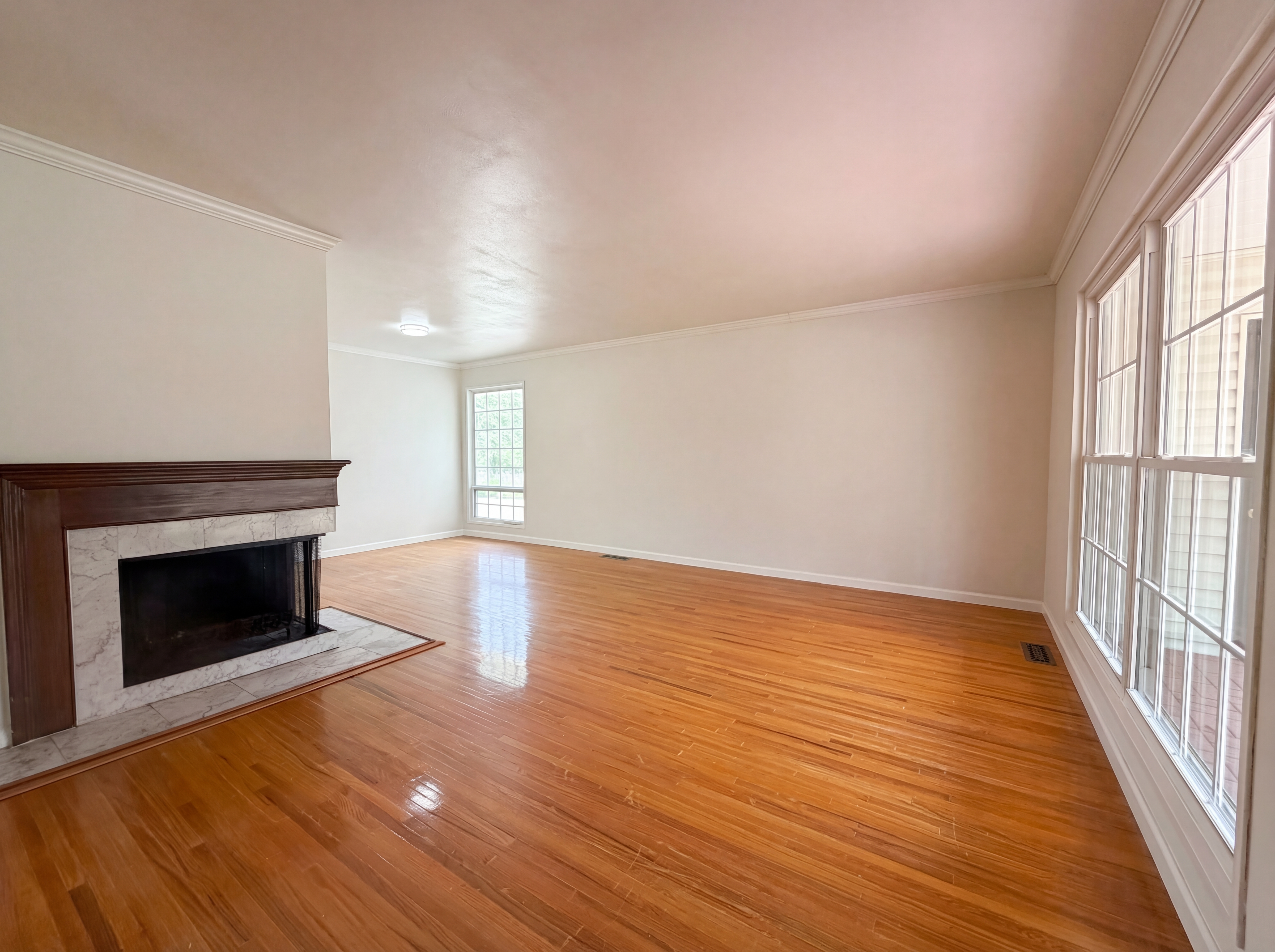 Photo 3 of 23 of 3325 Steed Dr, Florissant, MO