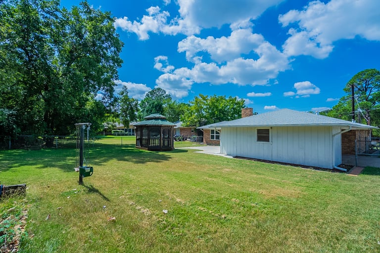 Photo 30 of 31 - 1903 Leslie St, Denton, TX 76205