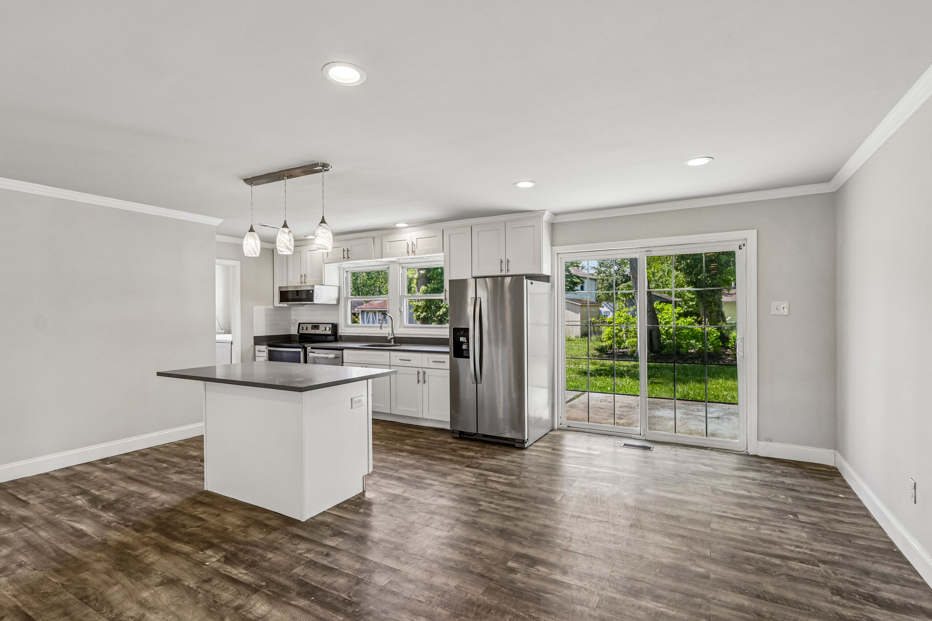 Photo 7 of 36 of 6 Newport Ln, Willingboro, NJ