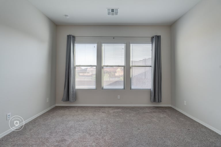 Photo 16 of 27 - 16453 W Valencia Dr, Goodyear, AZ 85338