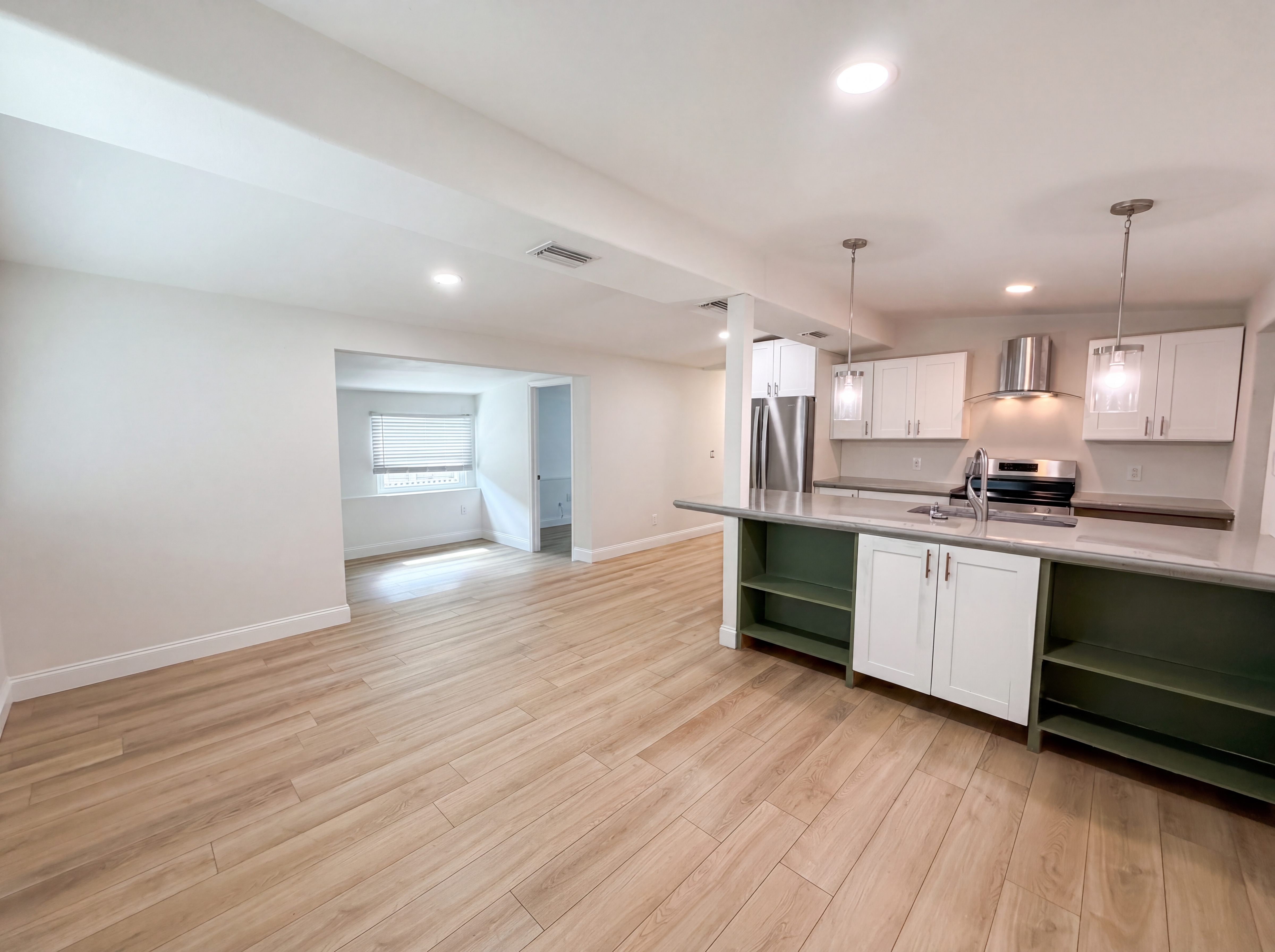 Photo 6 of 22 of 2905 E Chelsea St, Tampa, FL