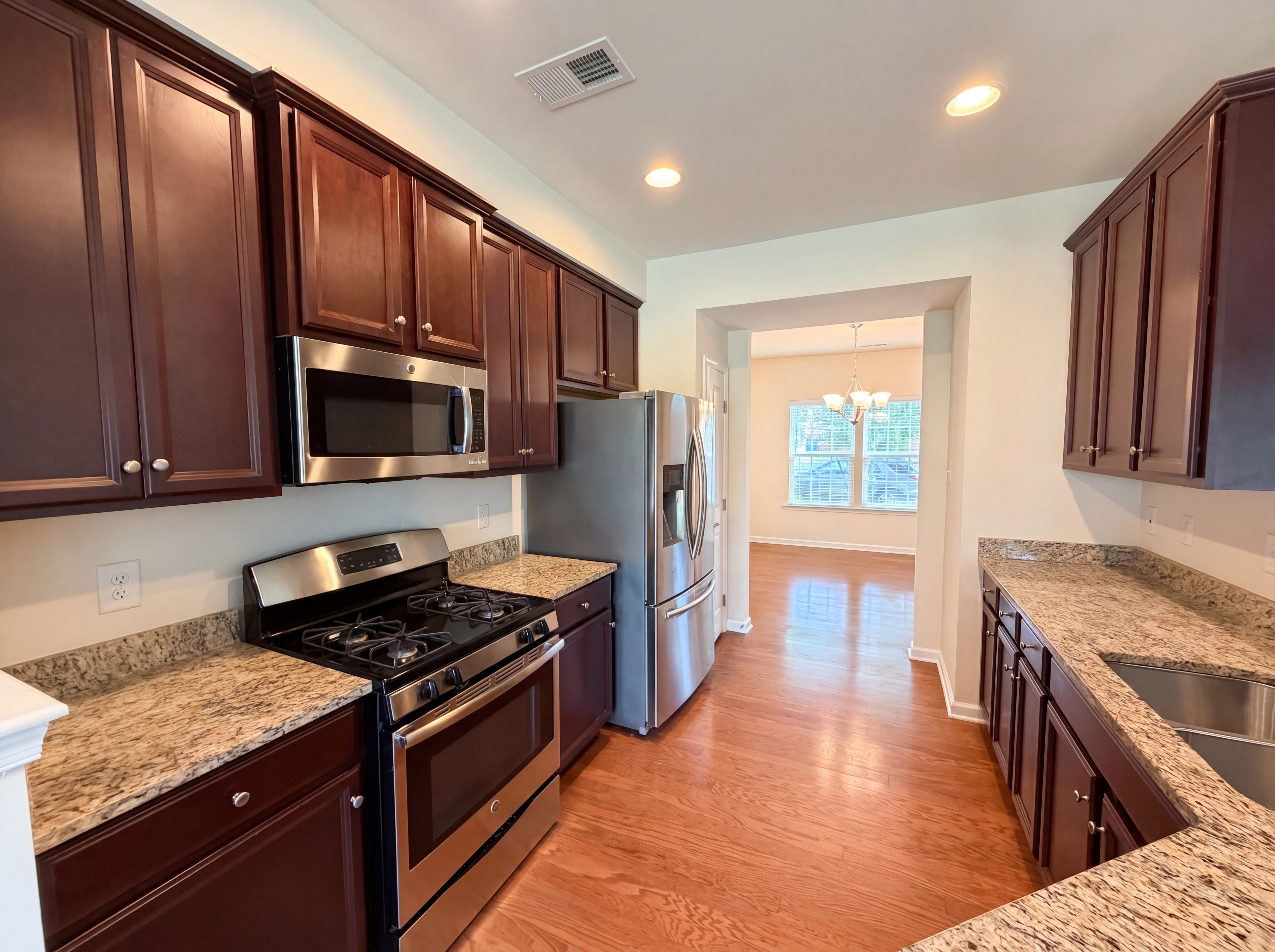 Photo 6 of 18 of 3713 Banana Ln, Midlothian, VA
