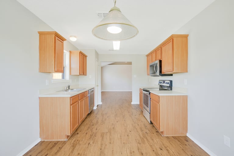 Photo 11 of 24 - 8567 Garden Springs Dr, Fort Worth, TX 76123