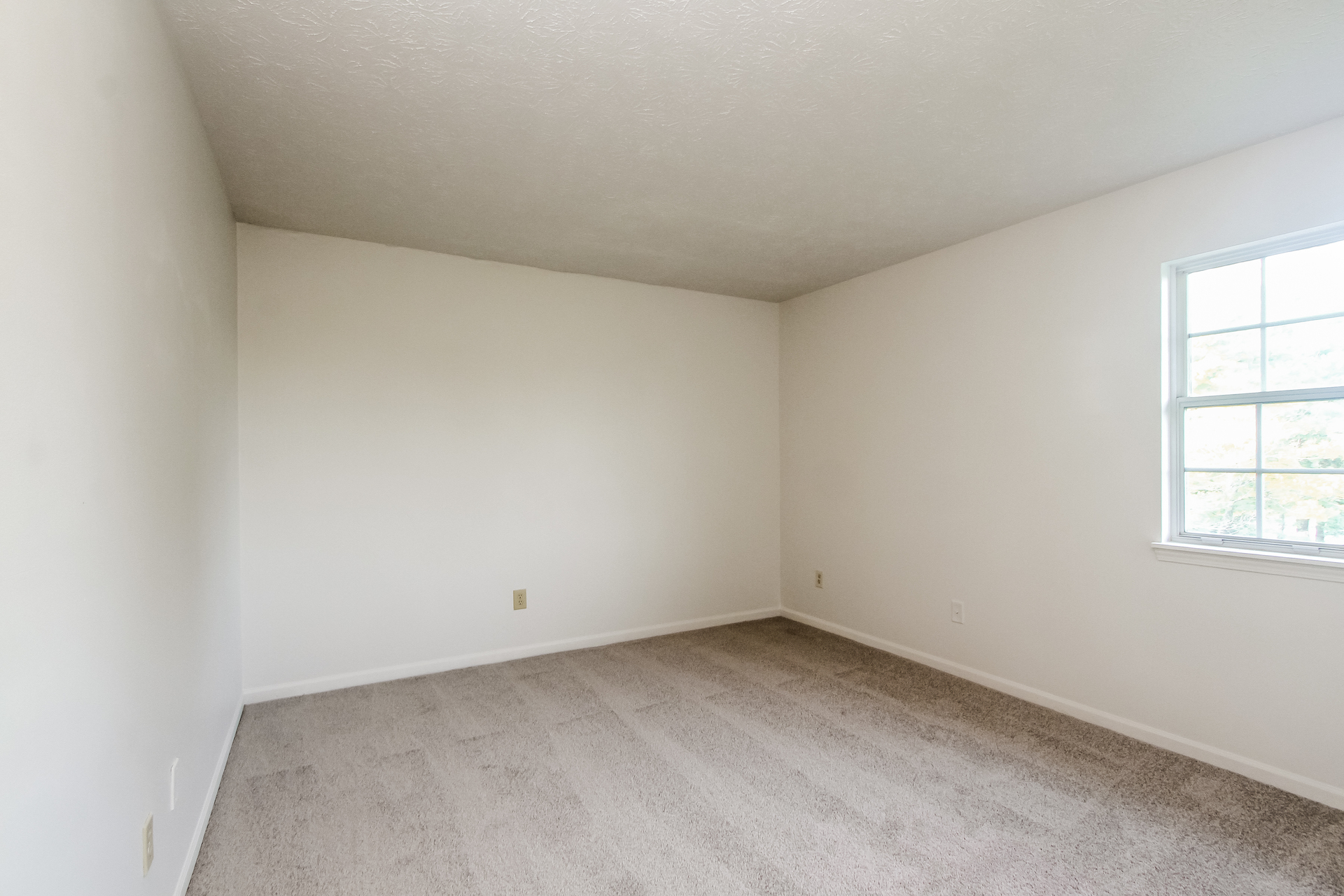 Photo 15 of 22 of 7641 Germander Ln, Indianapolis, IN