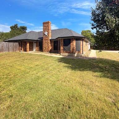 Property photo 1 of 1106 N Atkins Dr