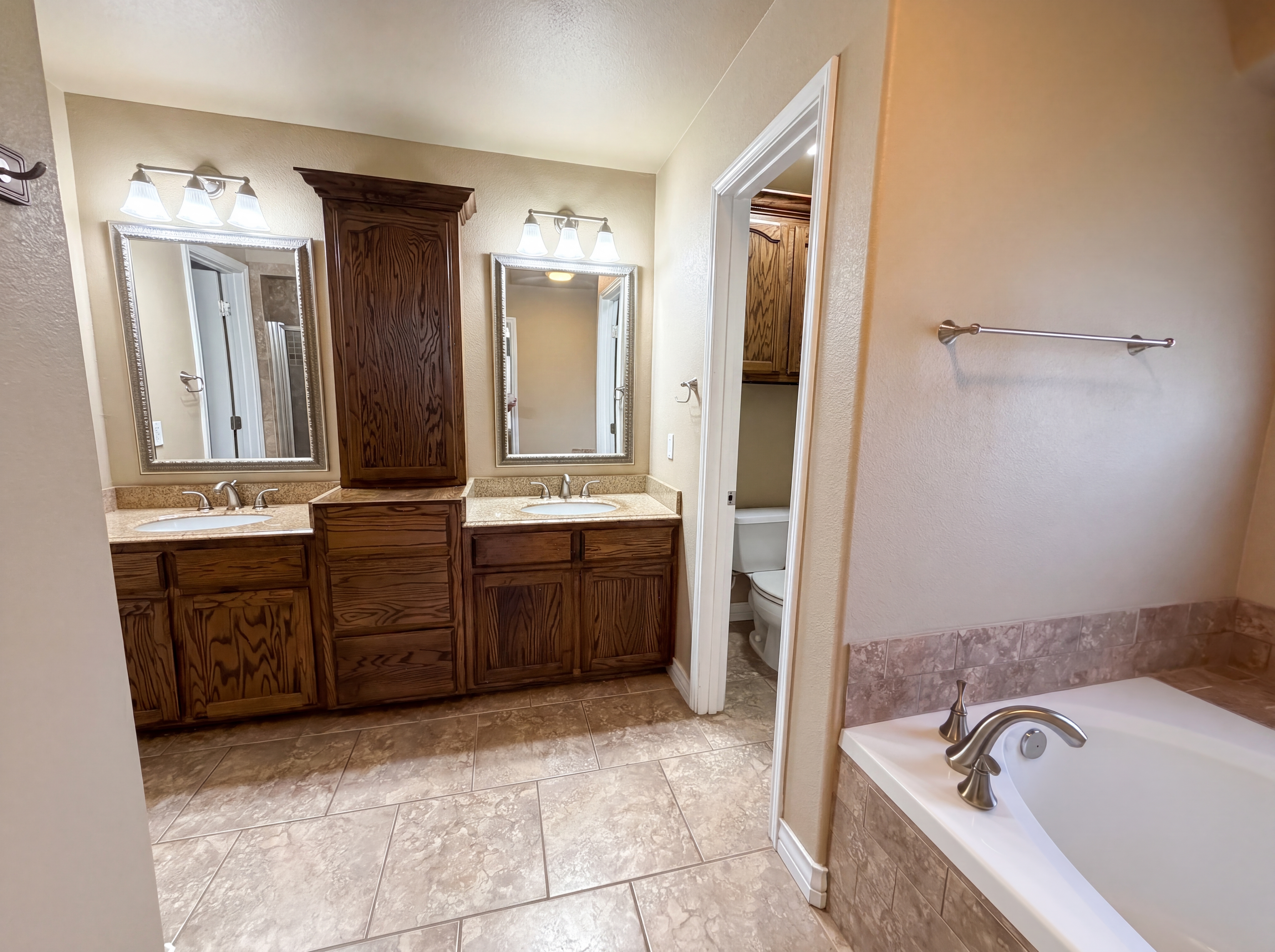 Photo 13 of 16 of 11318 Brendel Ln, Corpus Christi, TX
