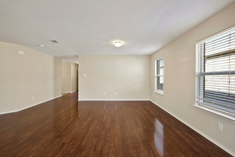 Photo 14 of 26 - 6008 Saddle Flap Dr, Fort Worth, TX 76179