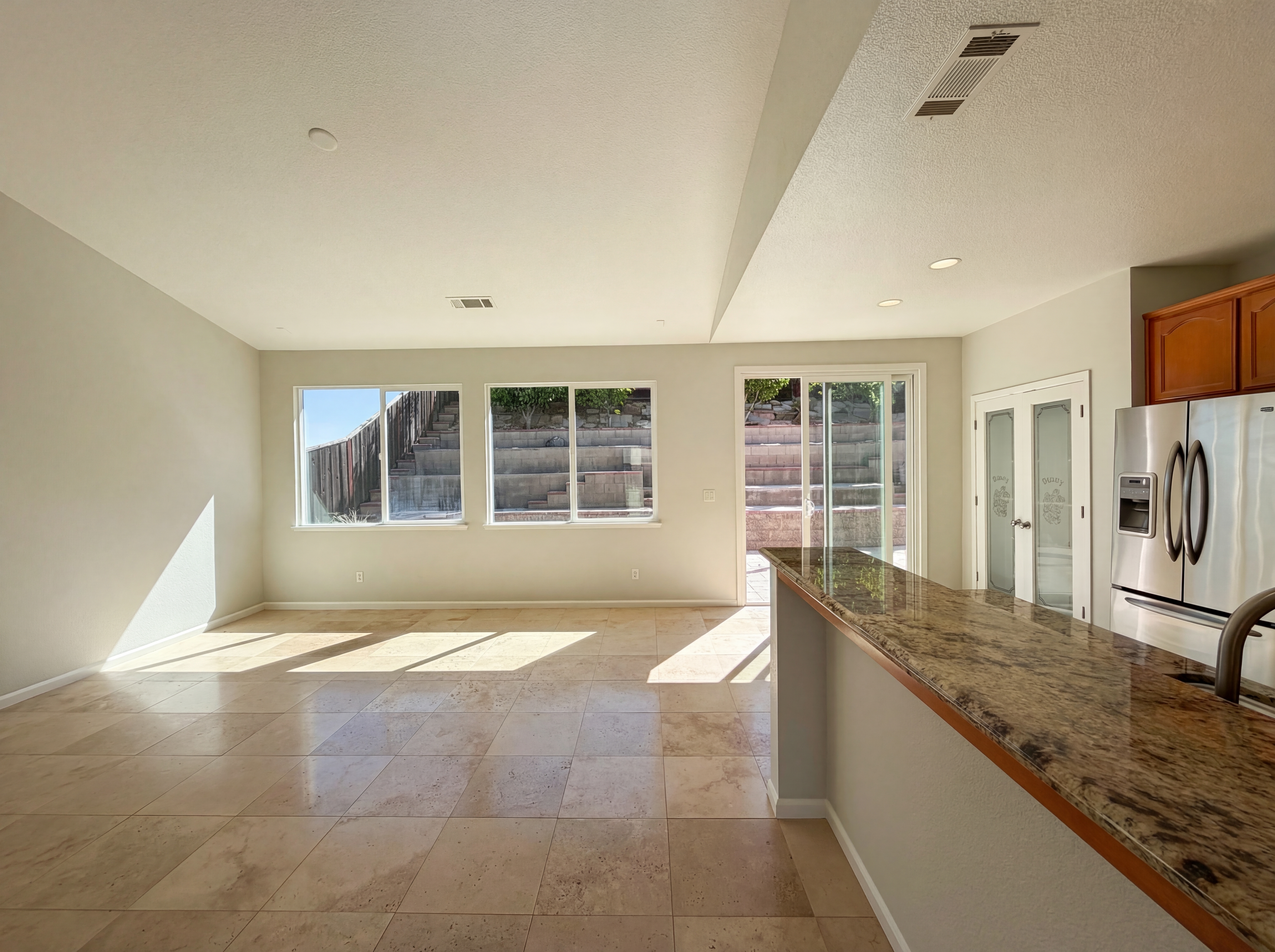 Photo 14 of 47 of 1257 Brooktrail Dr, Pittsburg, CA