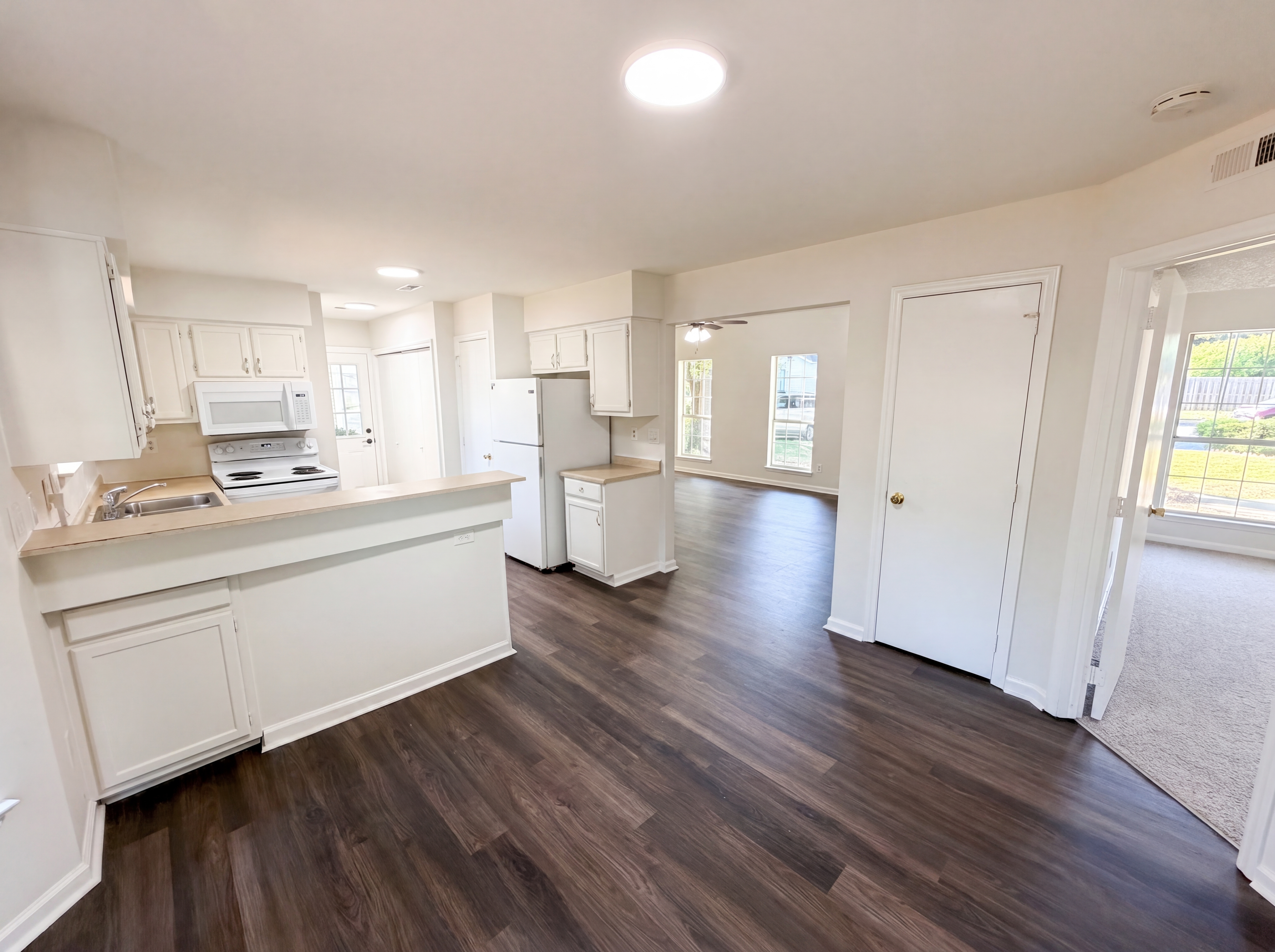 Photo 9 of 24 of 4720 Topsail Ct, Charlotte, NC