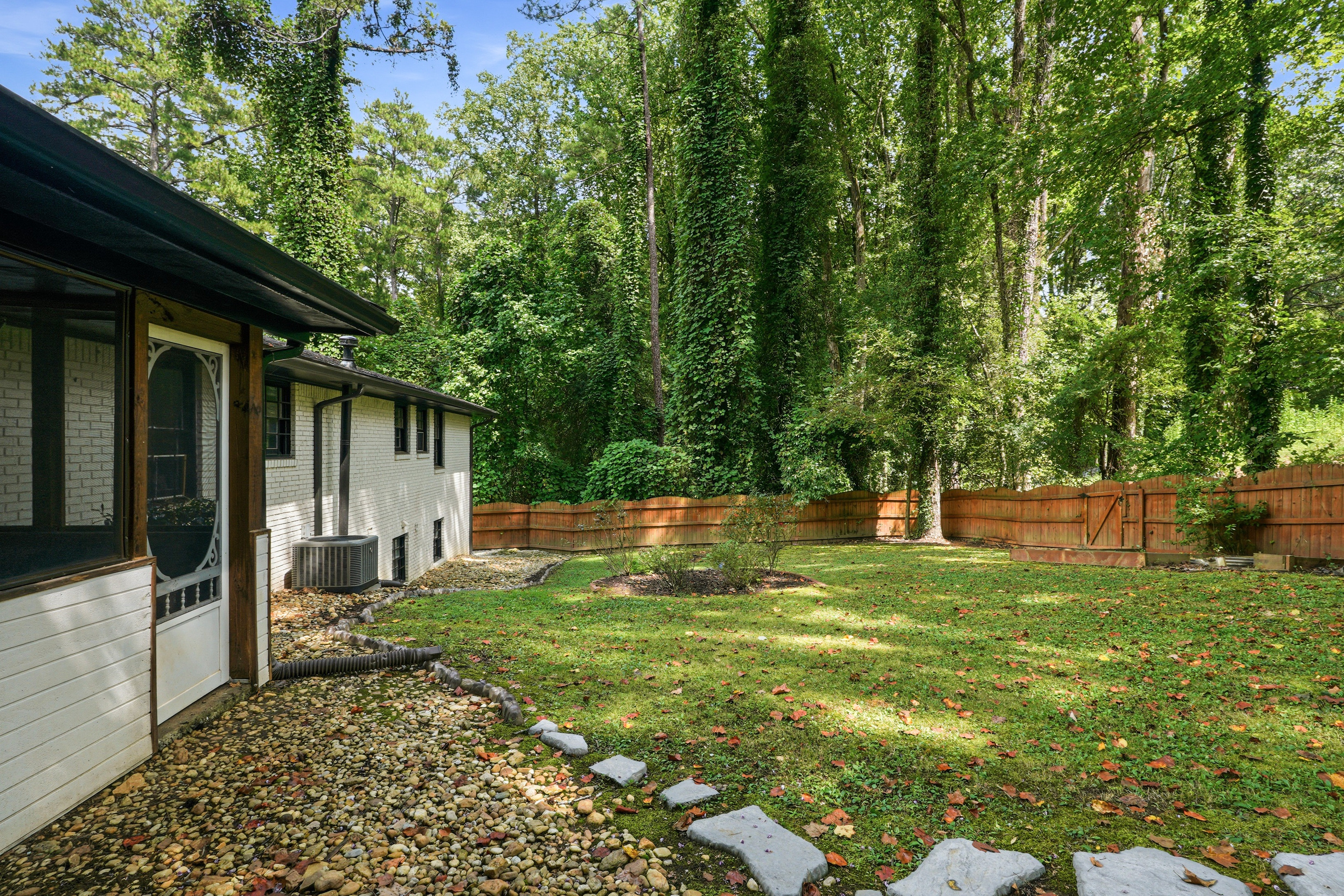 Photo 30 of 35 of 3020 Landrum Dr SW, Atlanta, GA